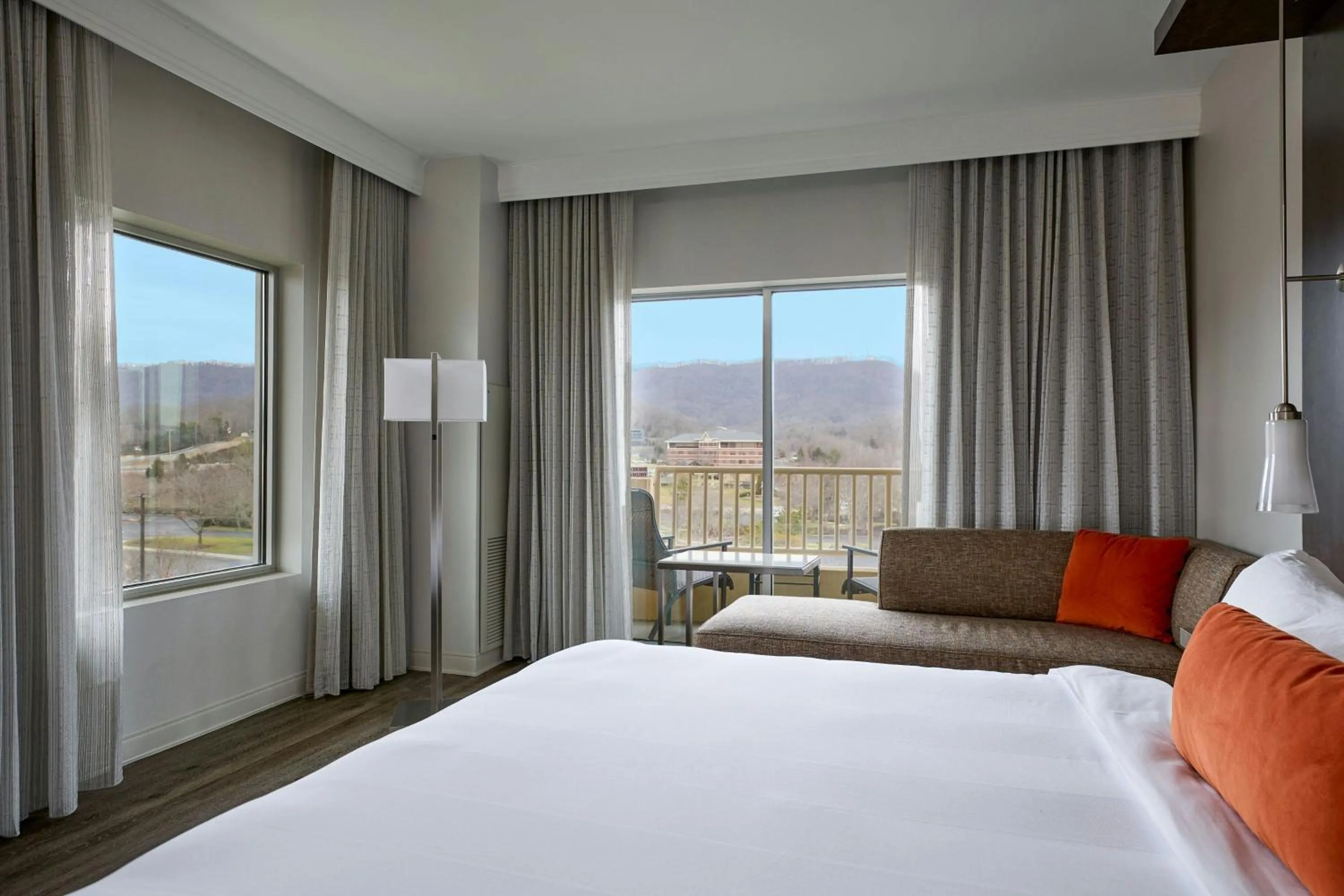 Photo of the whole room, Bed in MeadowView Marriott Conference Resort and Convention Center