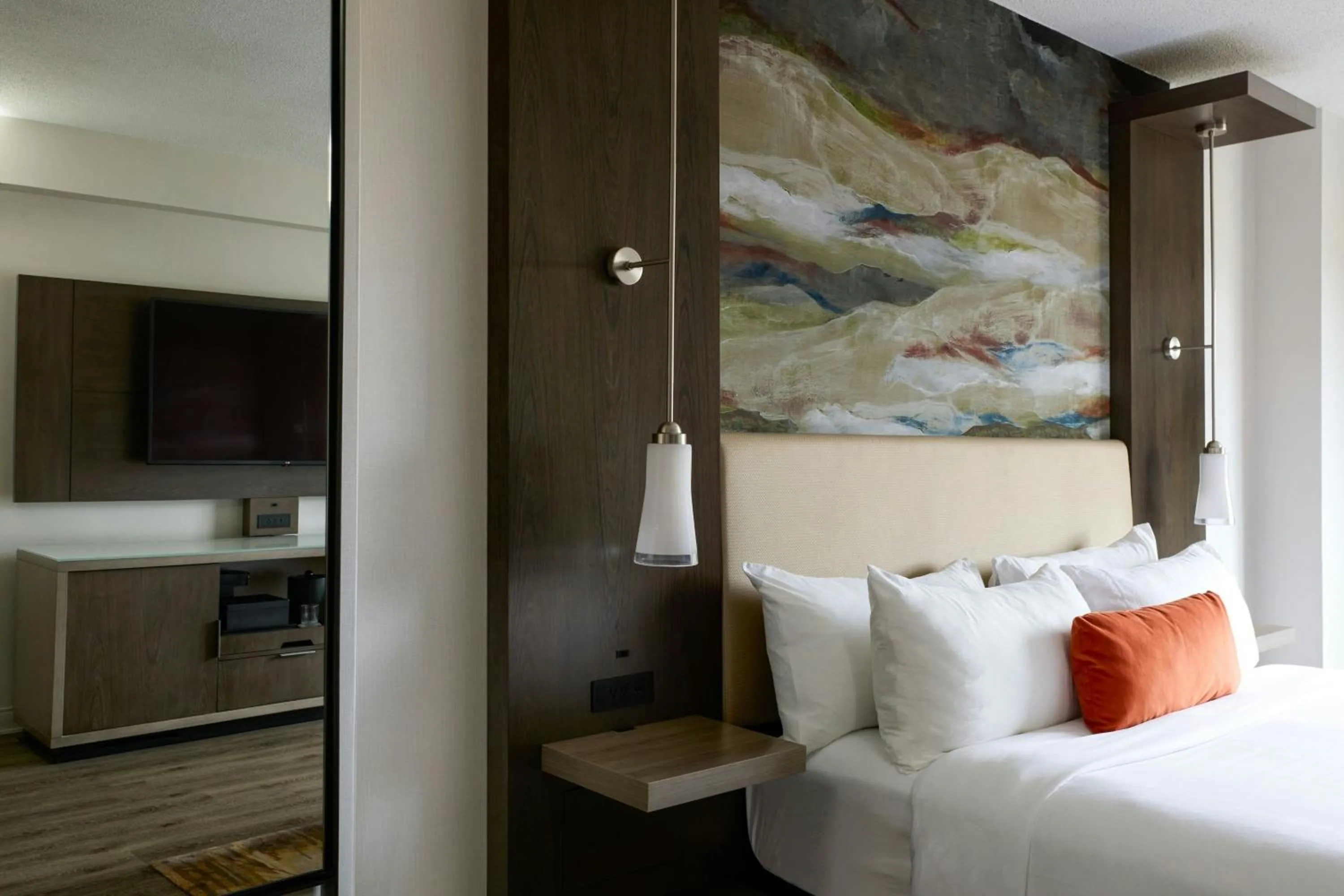 Photo of the whole room, Bed in MeadowView Marriott Conference Resort and Convention Center