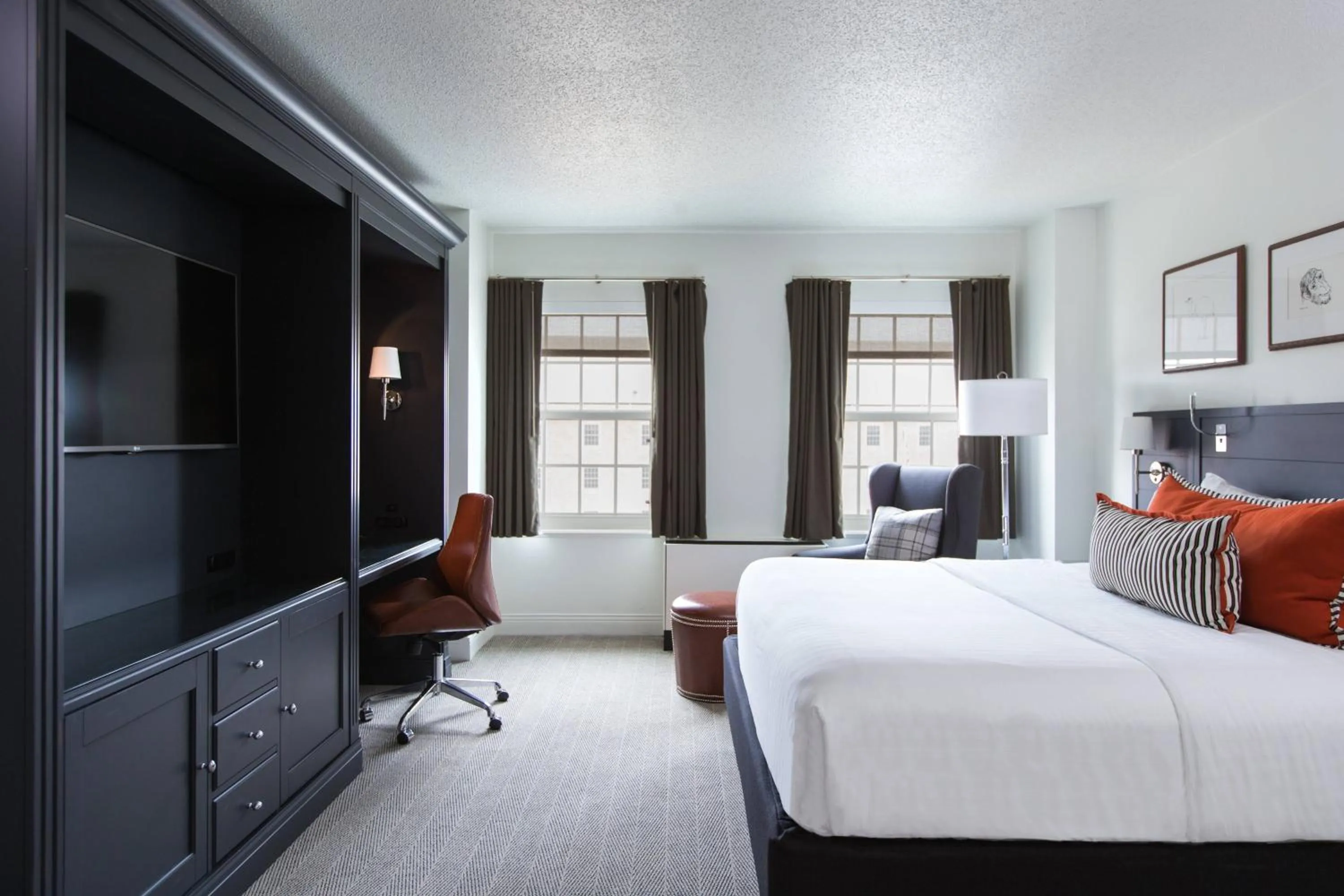 Photo of the whole room, Bed in College Park Marriott Hotel & Conference Center