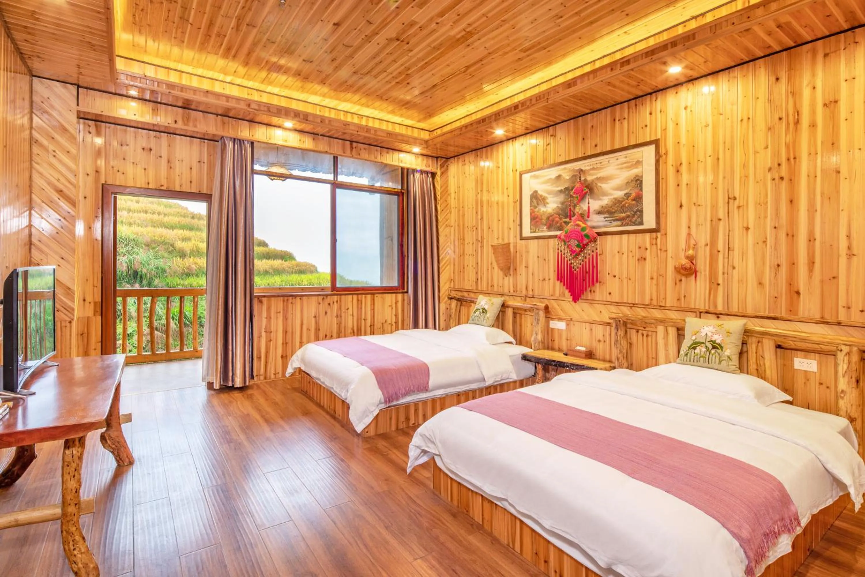 Family Suite with Balcony in Long An Hotel 龙安酒店