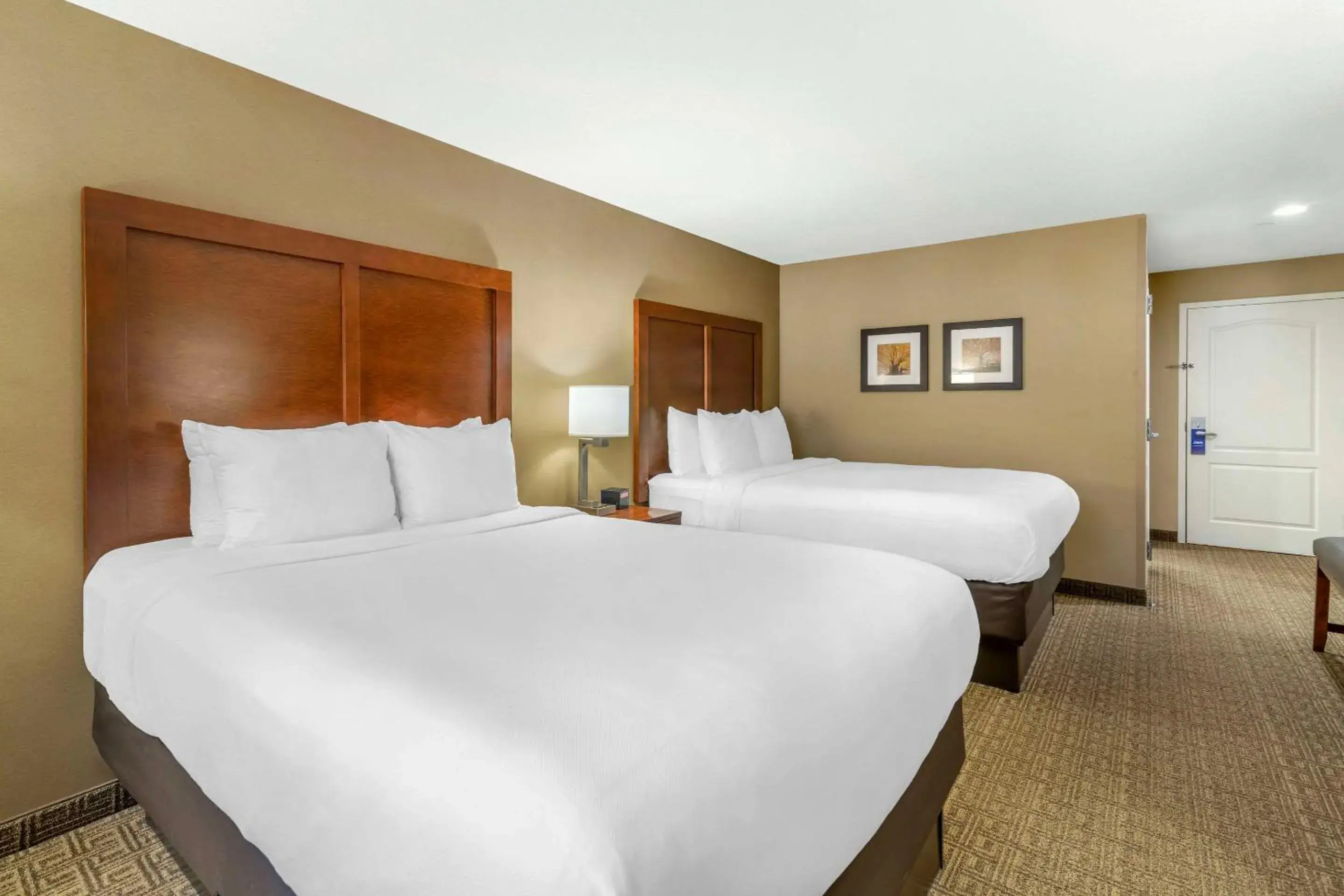 Bedroom, Bed in Comfort Inn & Suites Dover-Portsmouth Bedroom, Bed in Comfort Inn & Suites Dover-Portsmouth