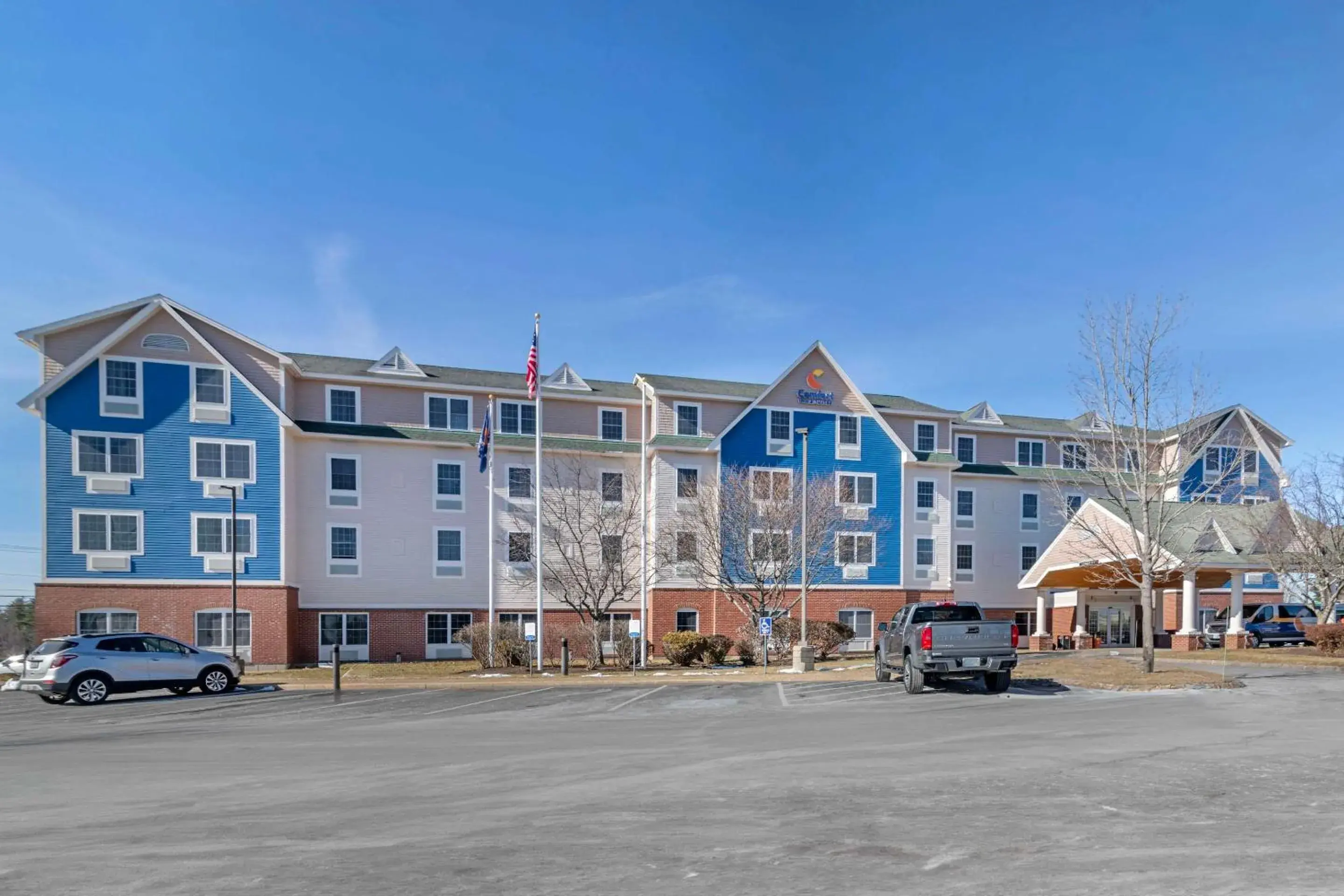 Property building in Comfort Inn & Suites Dover-Portsmouth Property building in Comfort Inn & Suites Dover-Portsmouth