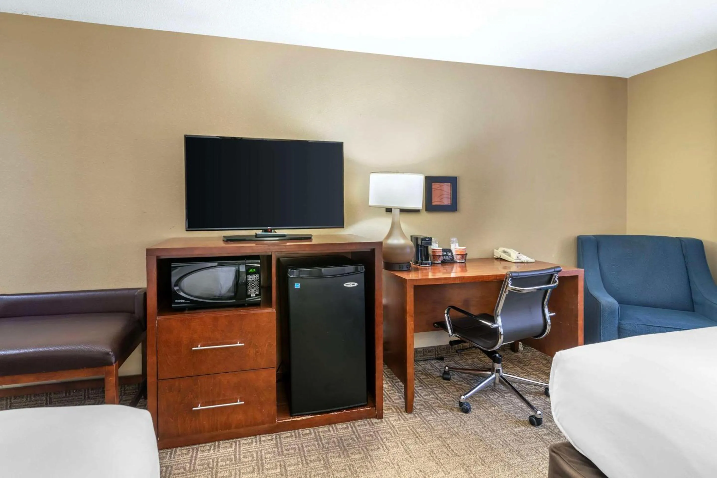 Bedroom in Comfort Inn & Suites Dover-Portsmouth