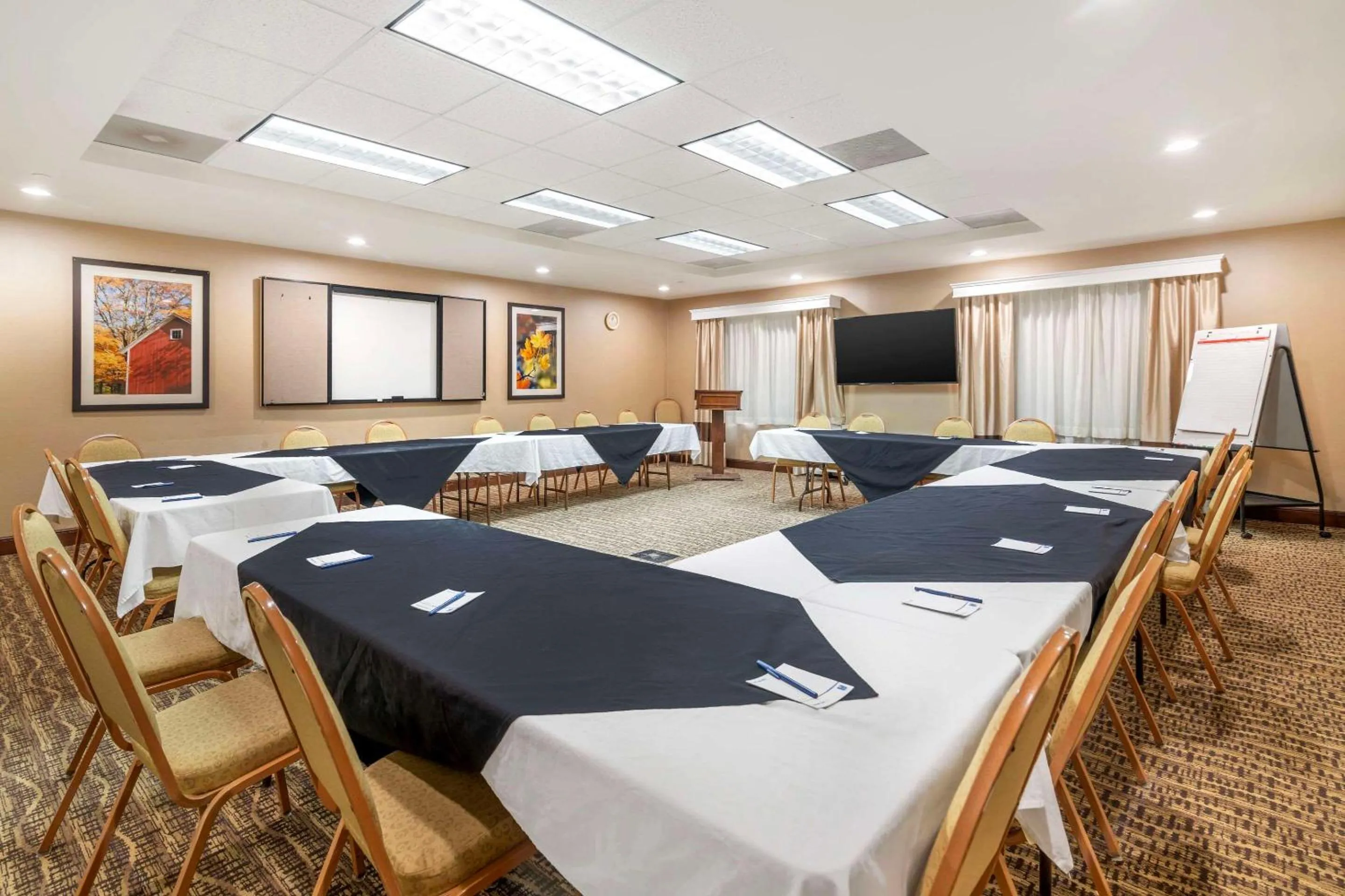 Meeting/conference room in Comfort Inn & Suites Dover-Portsmouth