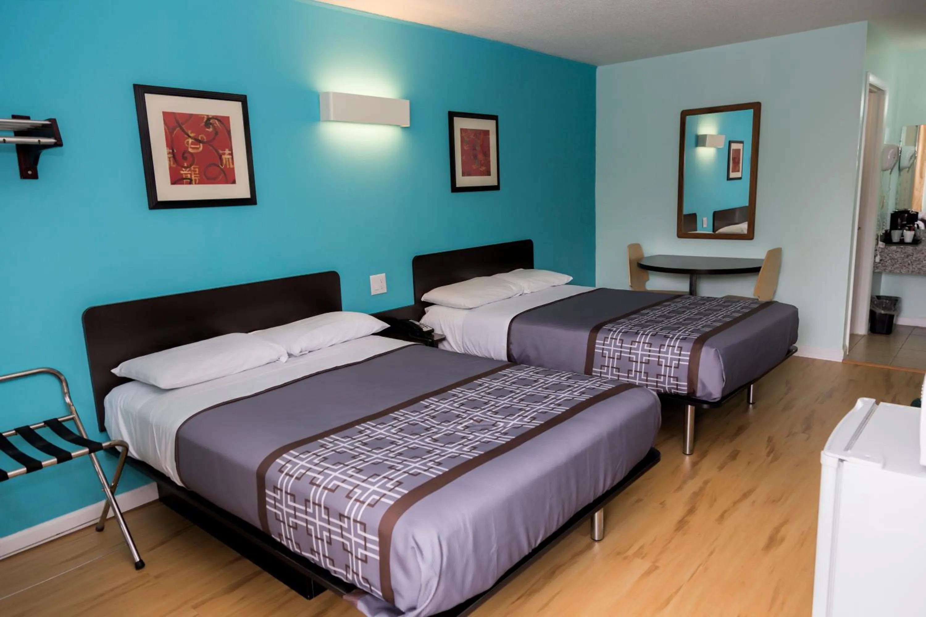 Bed in Relax Inn Front Royal