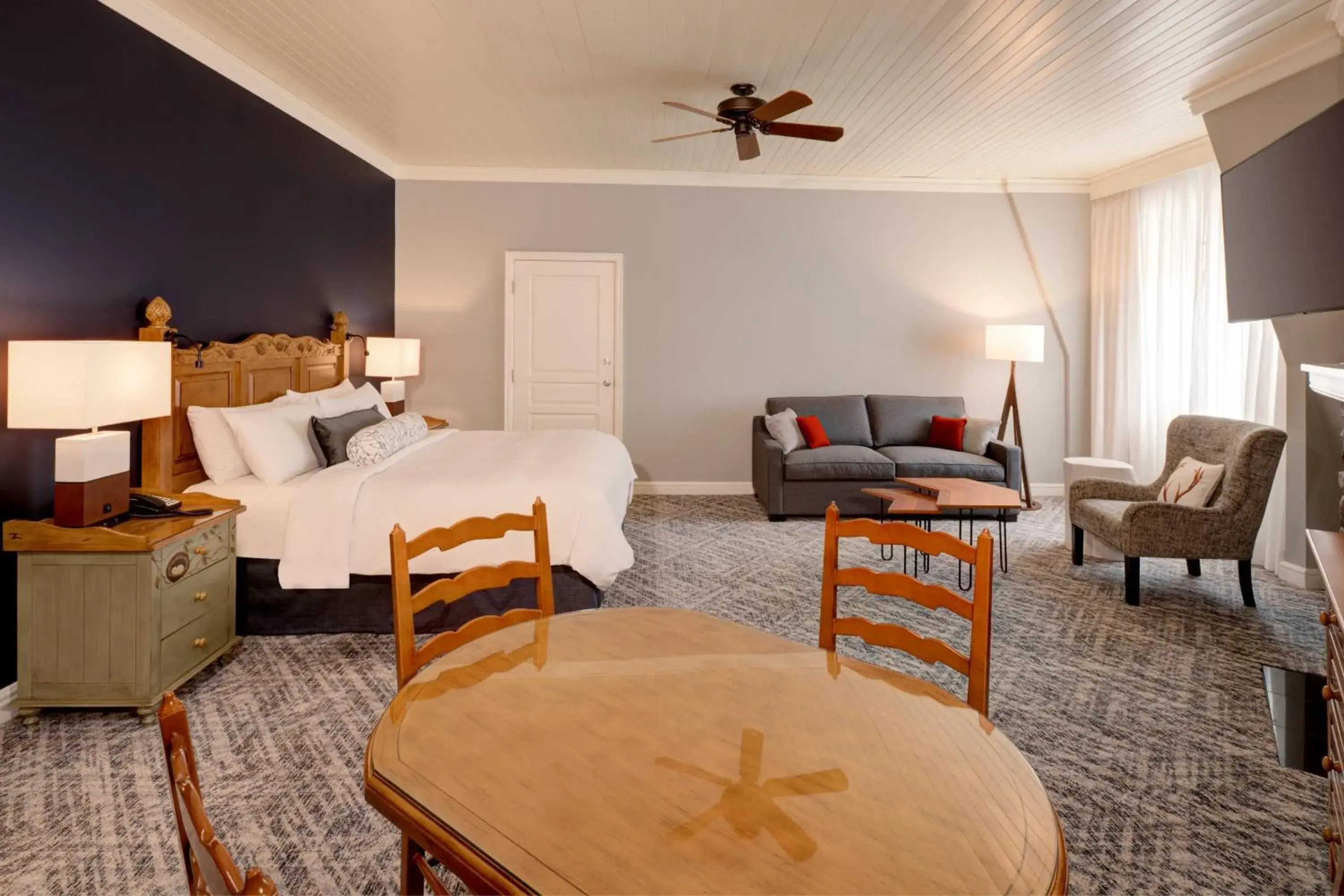 Accessible Studio 1 King, Sofa Bed, Non Lake view, Fireplace in JW Marriott The Rosseau Muskoka Resort & Spa Accessible Studio 1 King, Sofa Bed, Non Lake view, Fireplace in JW Marriott The Rosseau Muskoka Resort & Spa