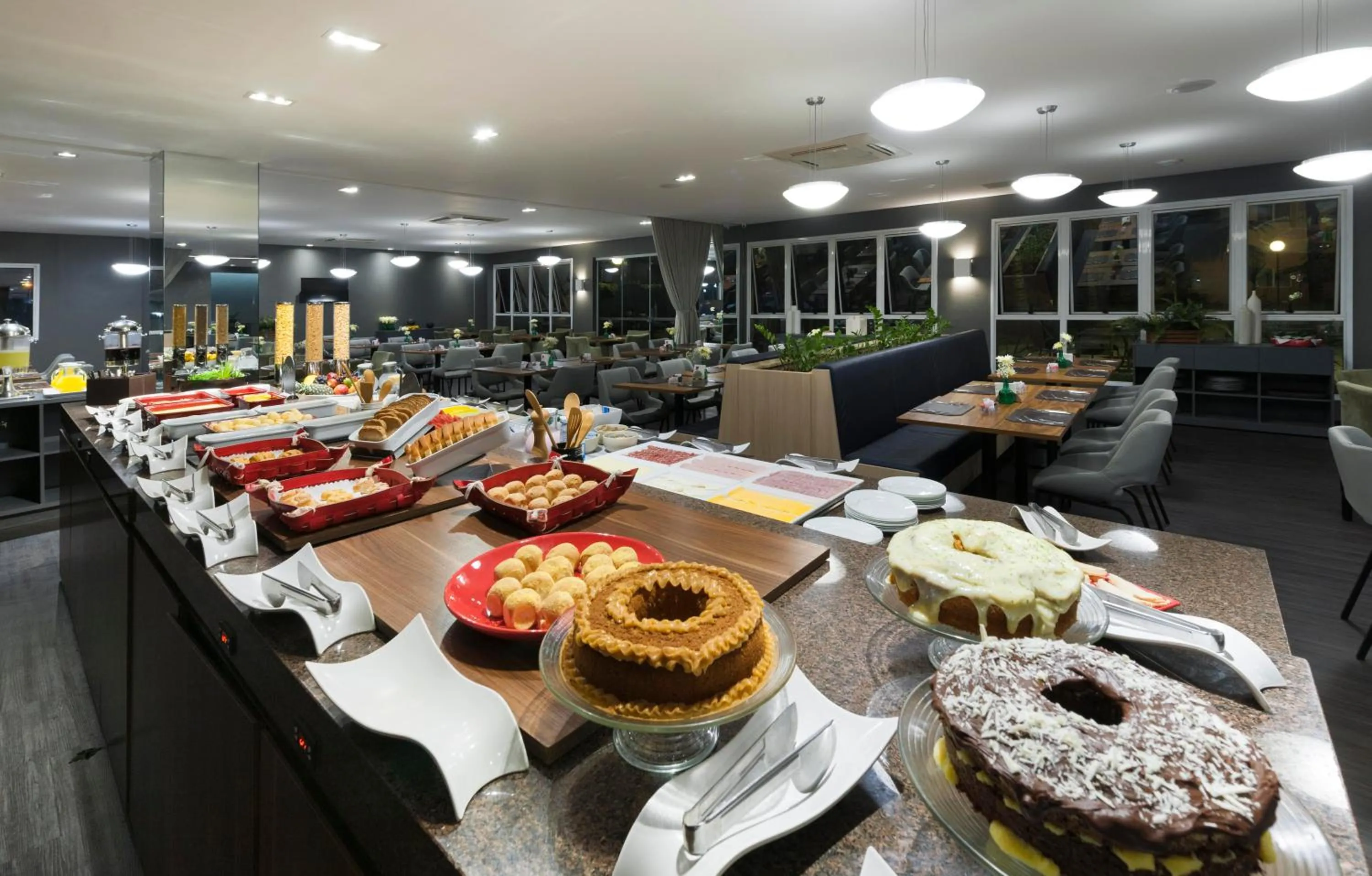 Breakfast in Comfort Suites Flamboyant Goiânia