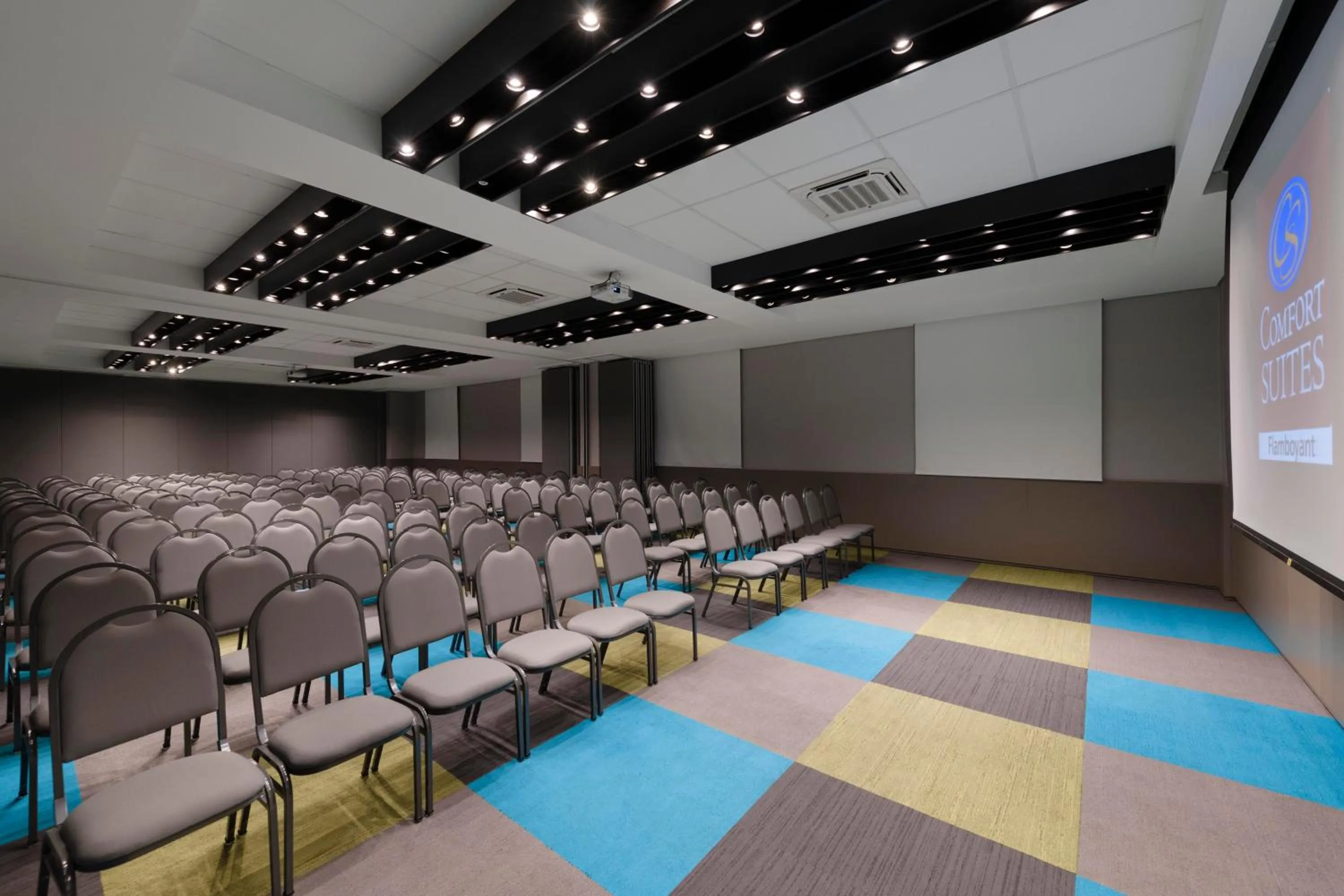 Meeting/conference room in Comfort Suites Flamboyant Goiânia