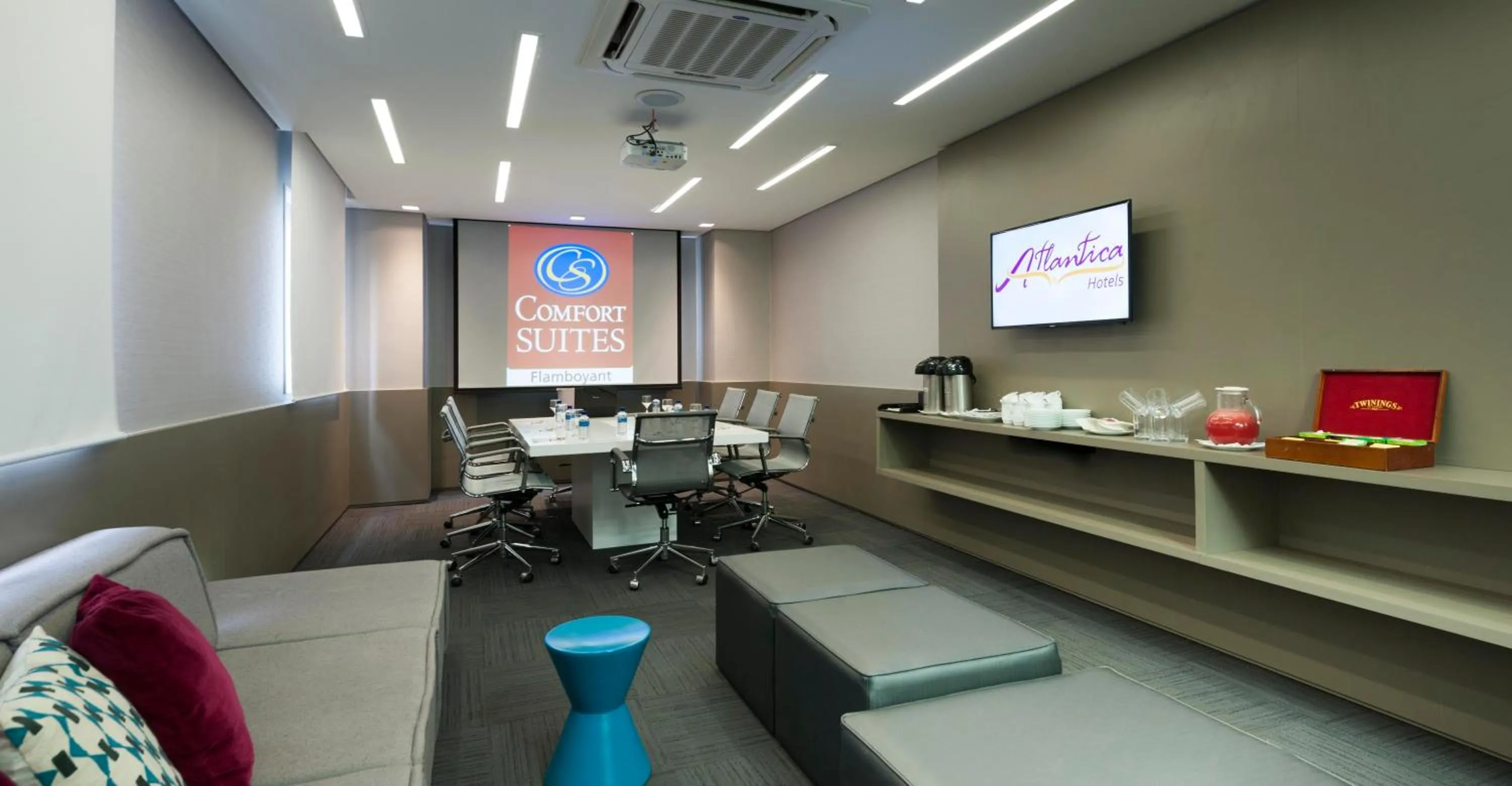 Meeting/conference room in Comfort Suites Flamboyant Goiânia