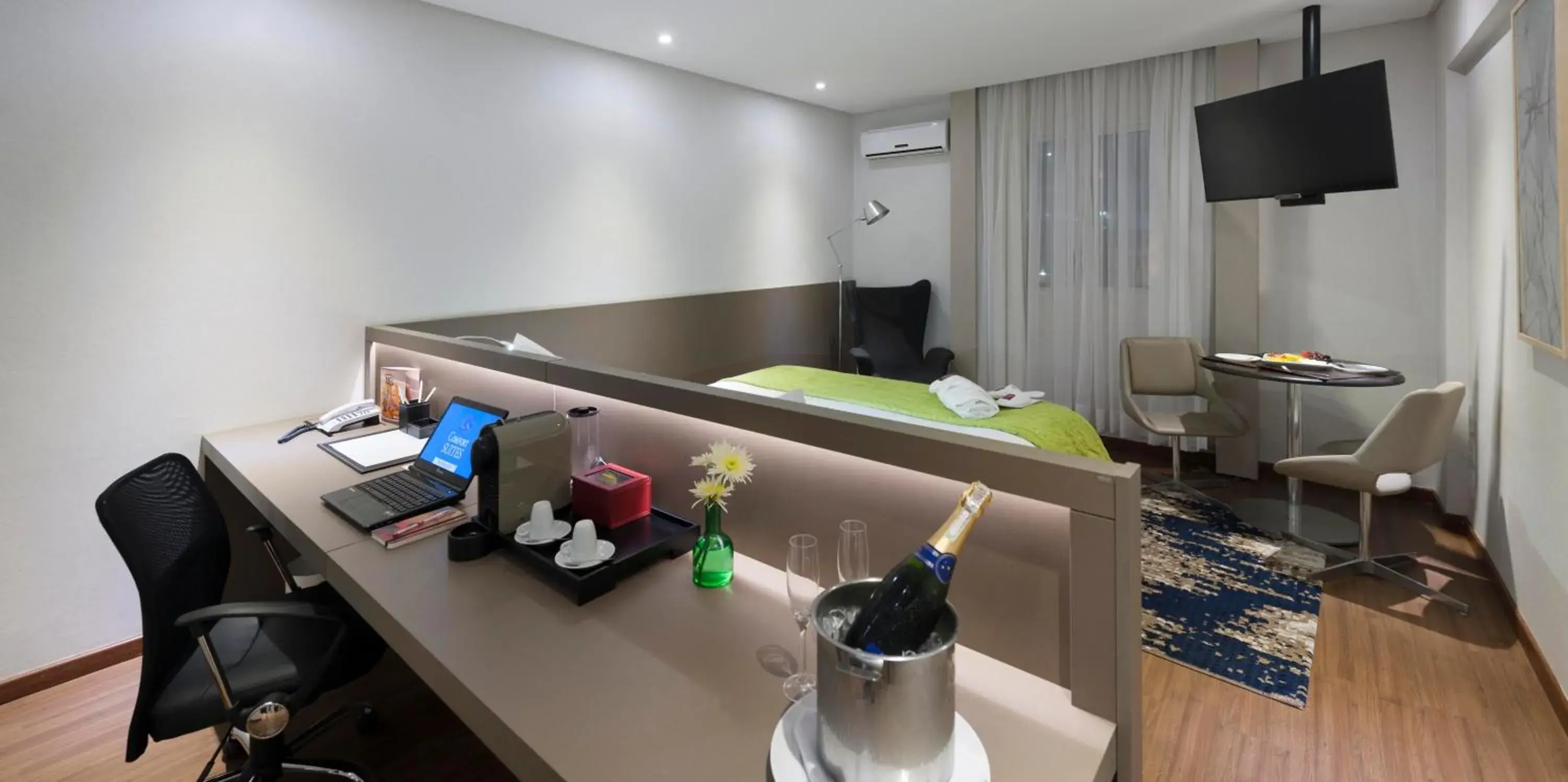 Bedroom, Bed in Comfort Suites Flamboyant Goiânia Bedroom, Bed in Comfort Suites Flamboyant Goiânia