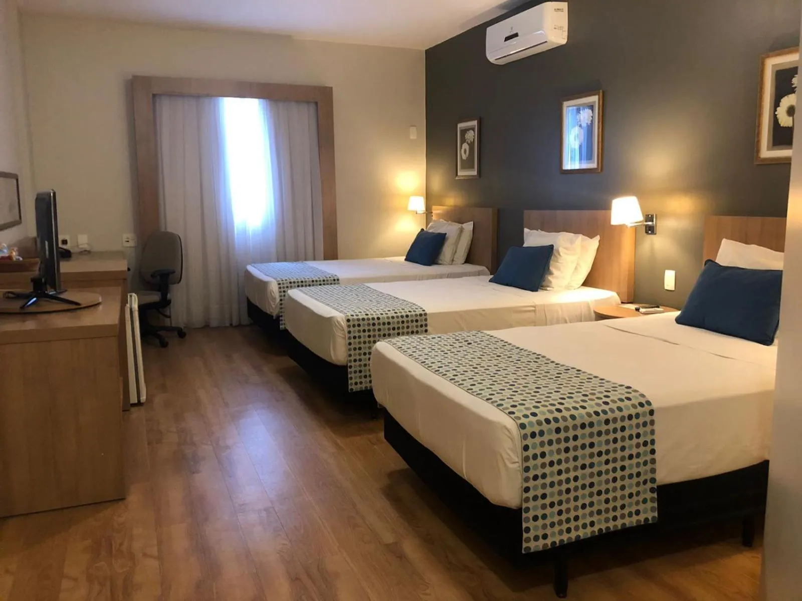 Bed in Comfort Suites Flamboyant Goiânia