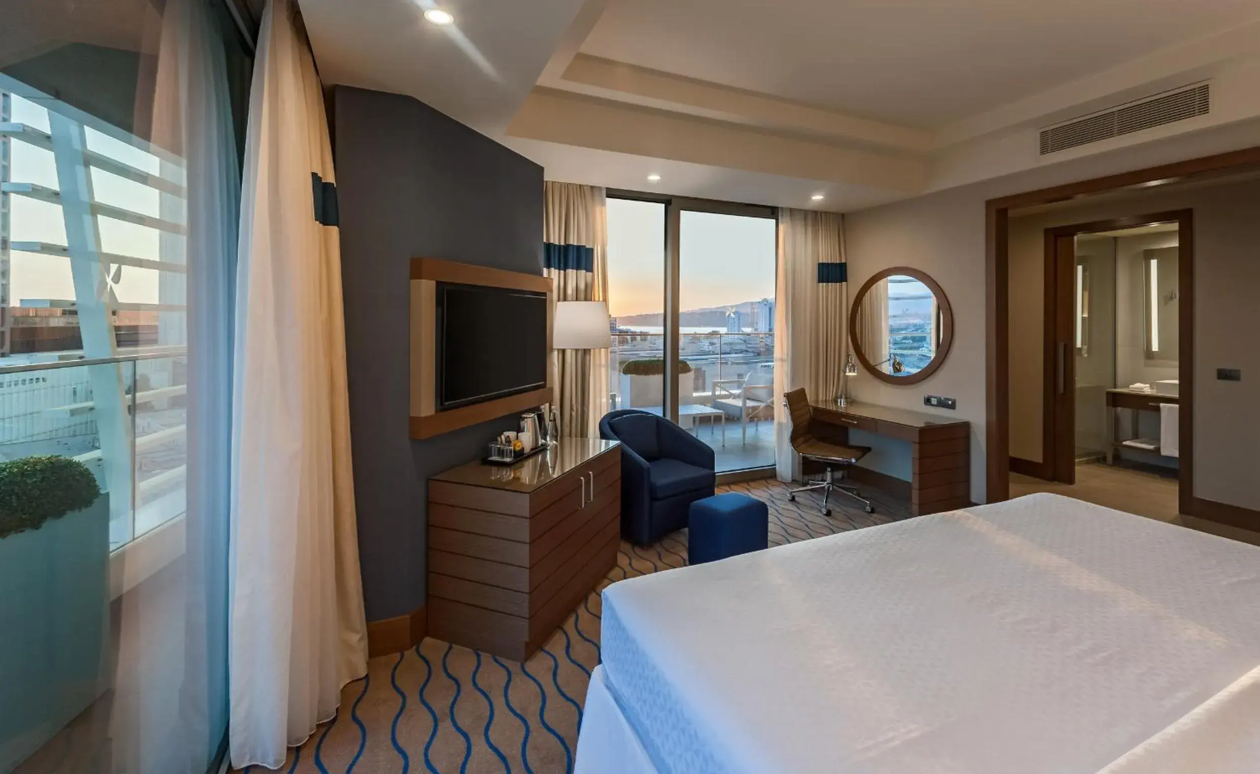 Bedroom, Bed in Four Points by Sheraton Izmir Bedroom, Bed in Four Points by Sheraton Izmir