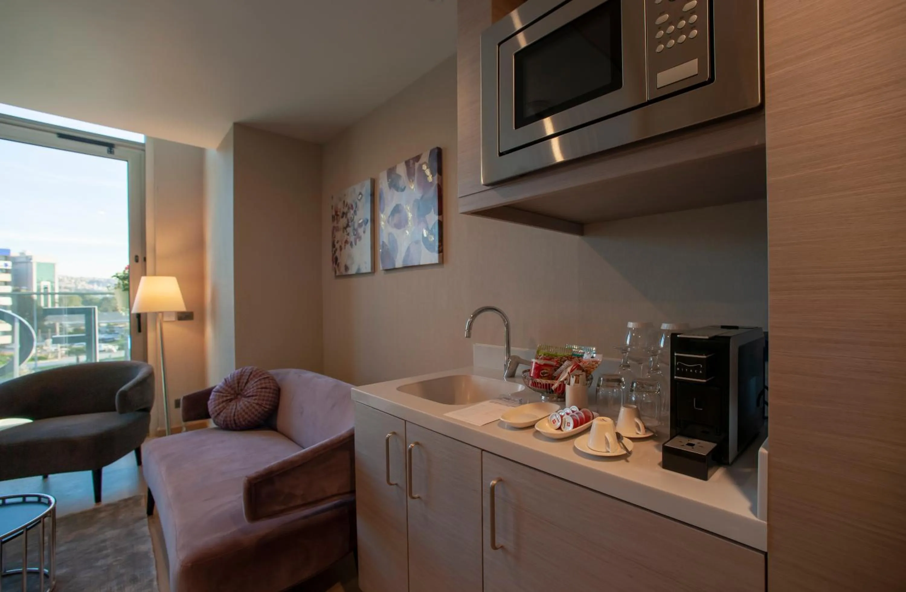 Kitchen or kitchenette in Four Points by Sheraton Izmir