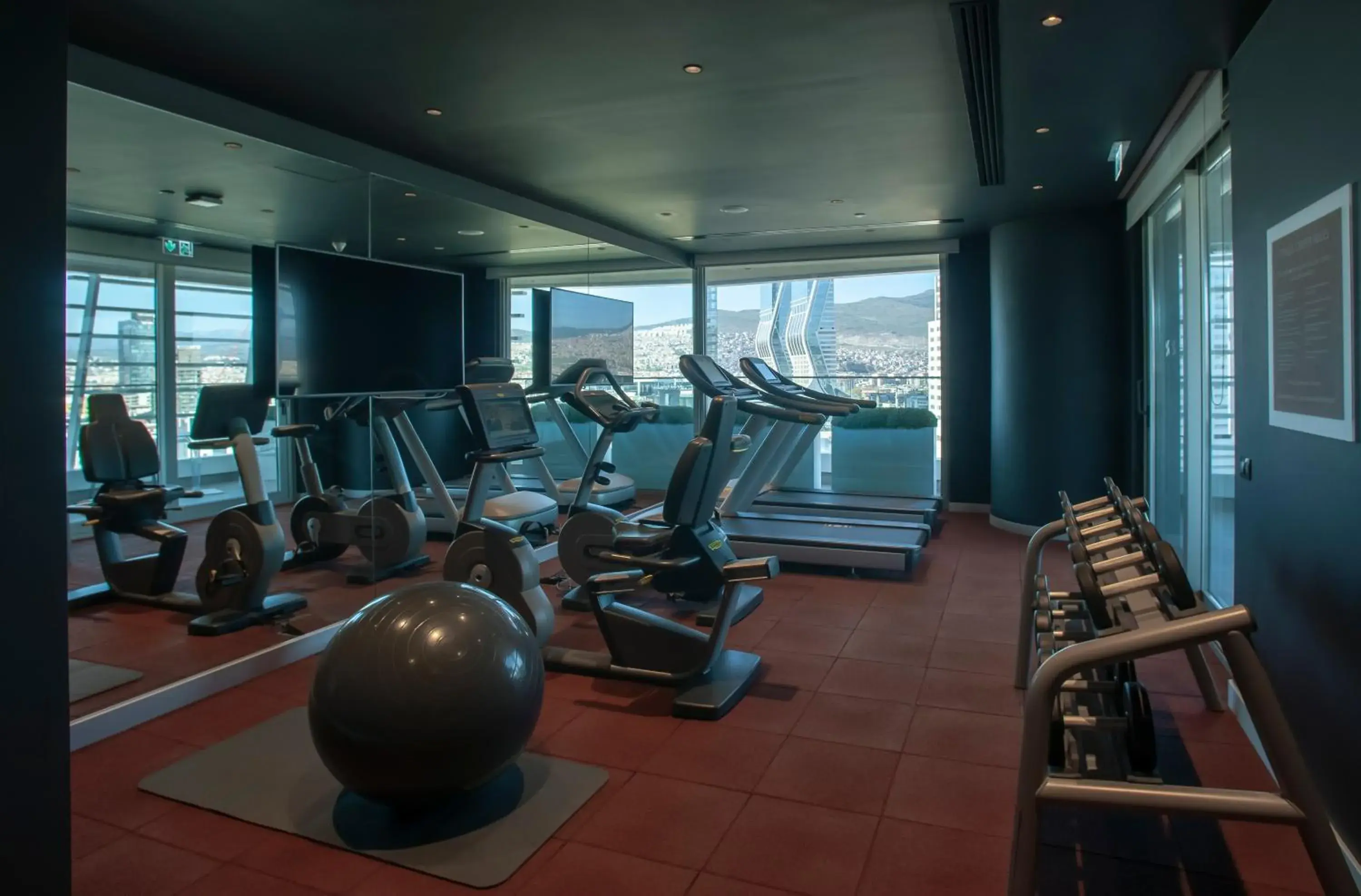 Fitness centre/facilities in Four Points by Sheraton Izmir Fitness centre/facilities in Four Points by Sheraton Izmir