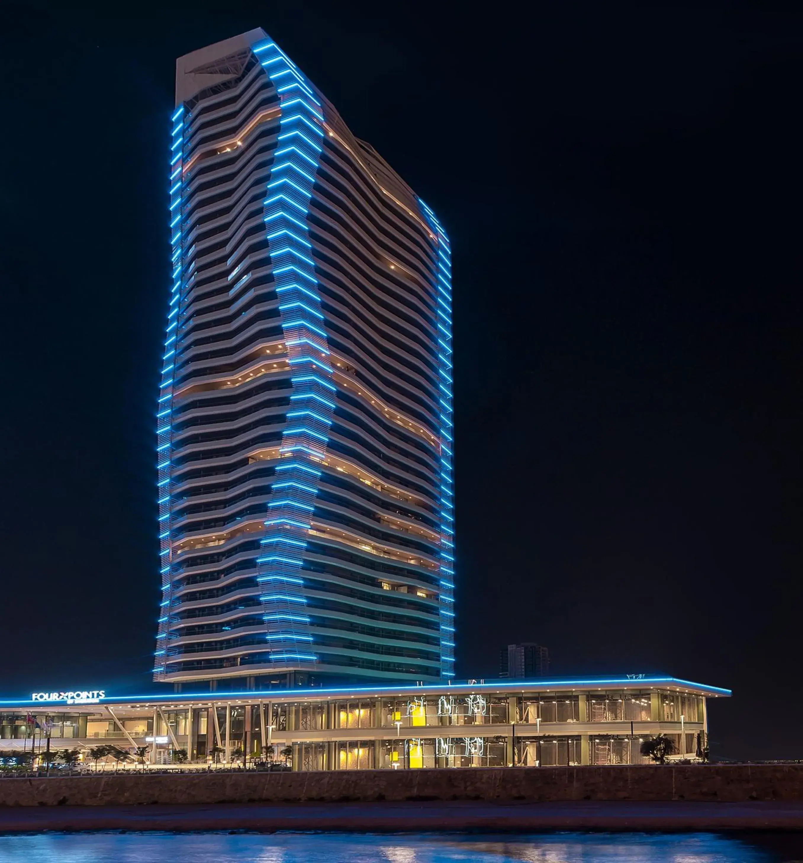 Property building in Four Points by Sheraton Izmir Property building in Four Points by Sheraton Izmir