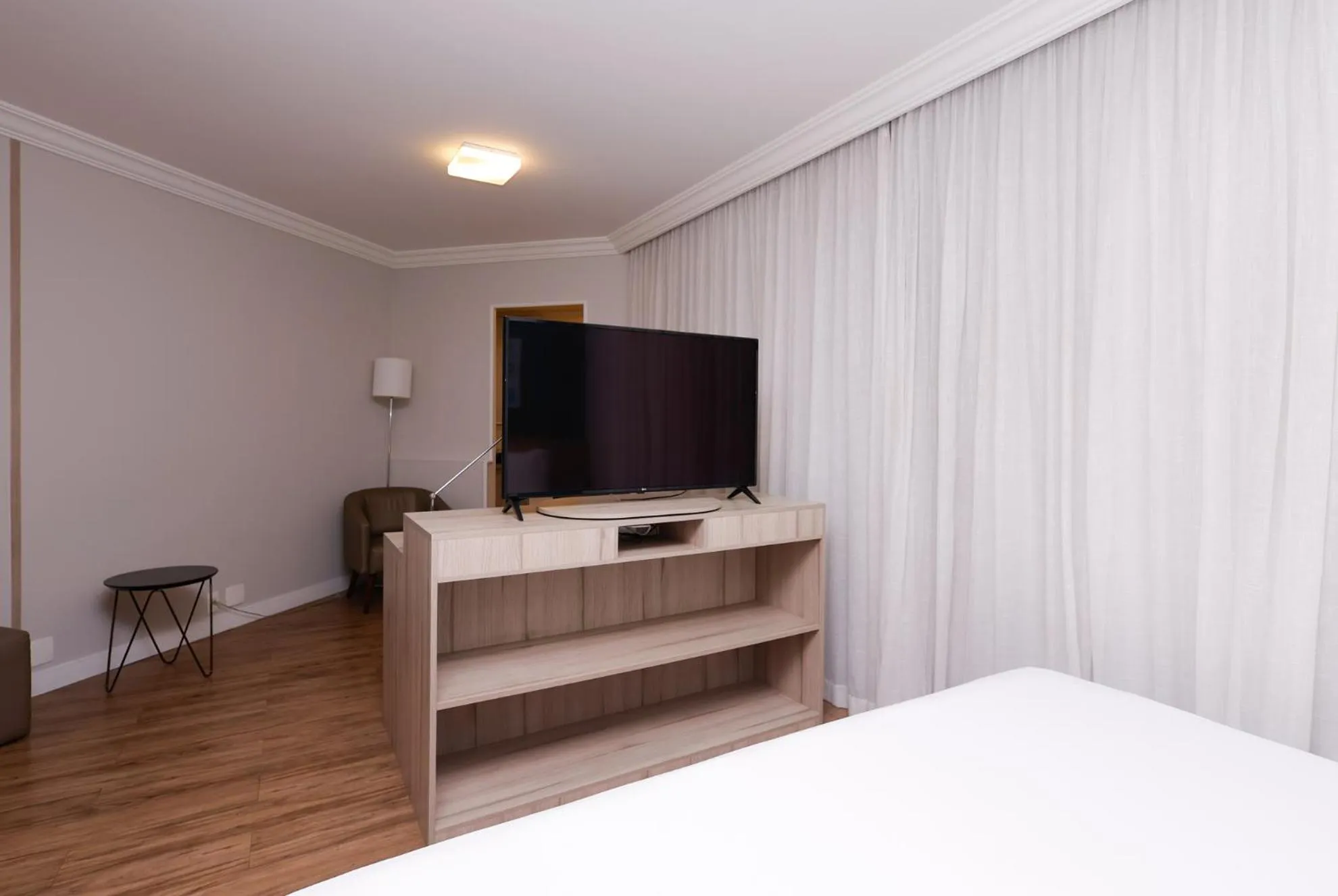 TV and multimedia, Bed in Radisson Oscar Freire
