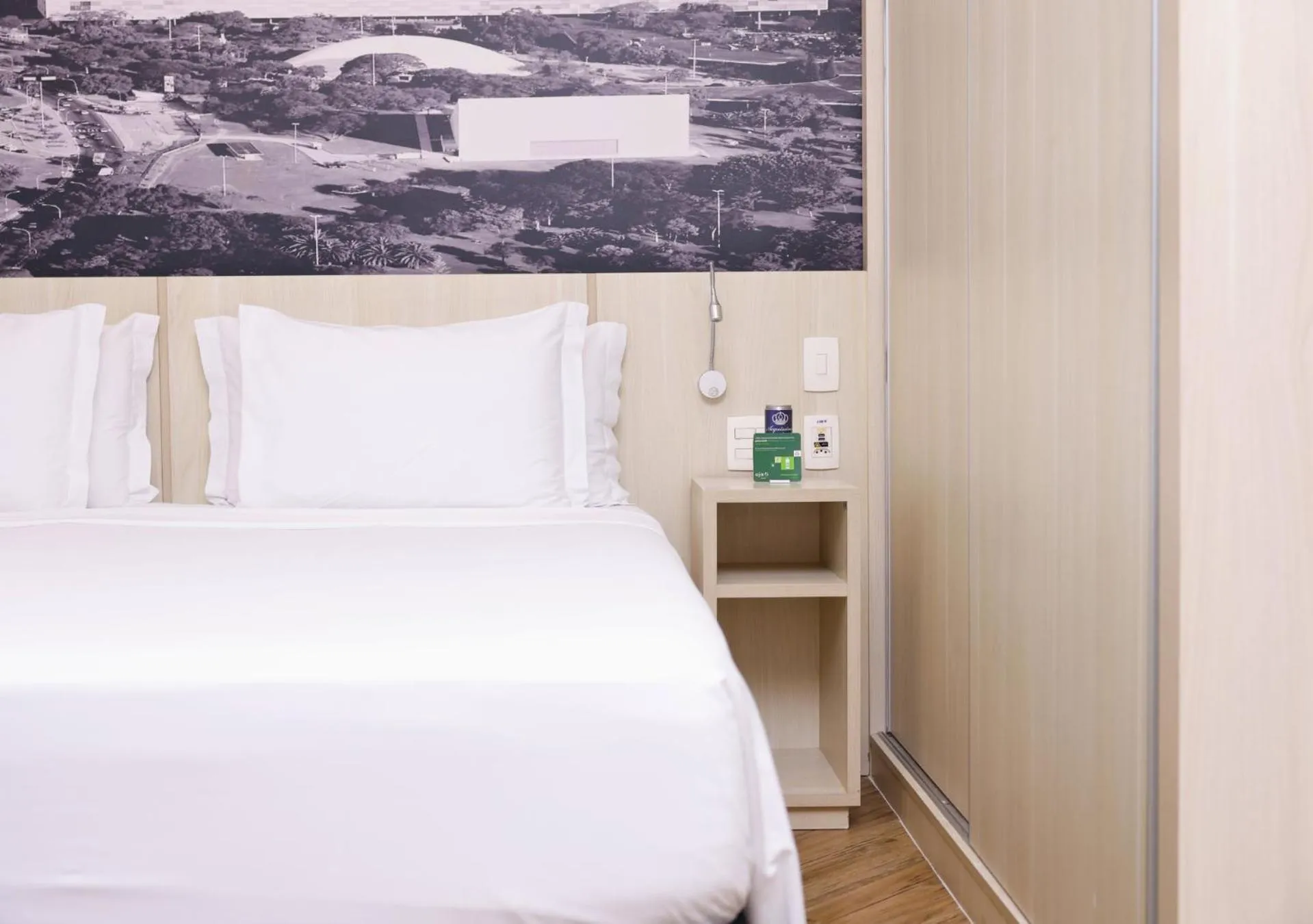 Bed in Radisson Oscar Freire