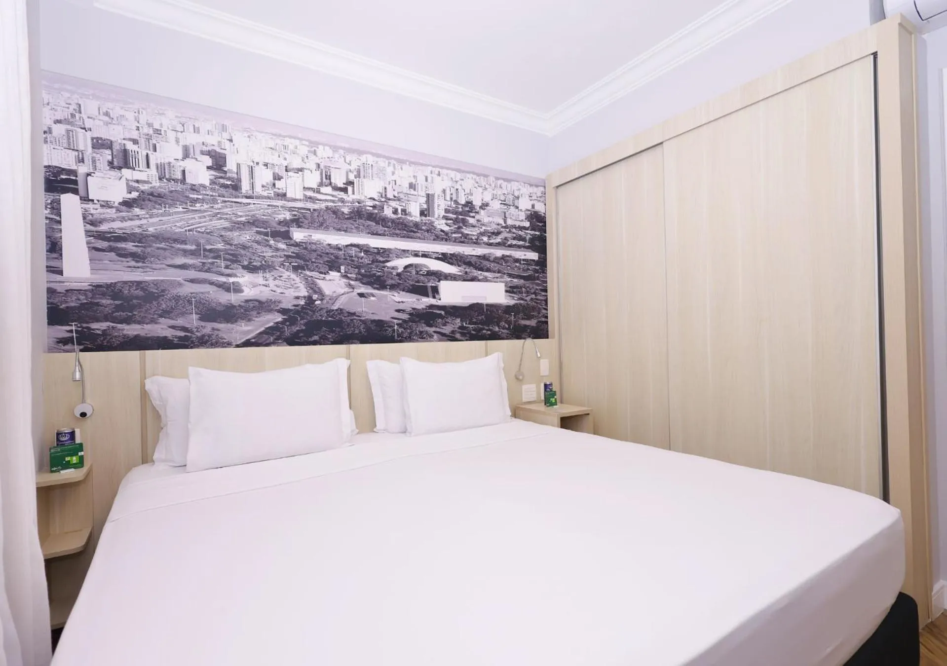 Bed in Radisson Oscar Freire