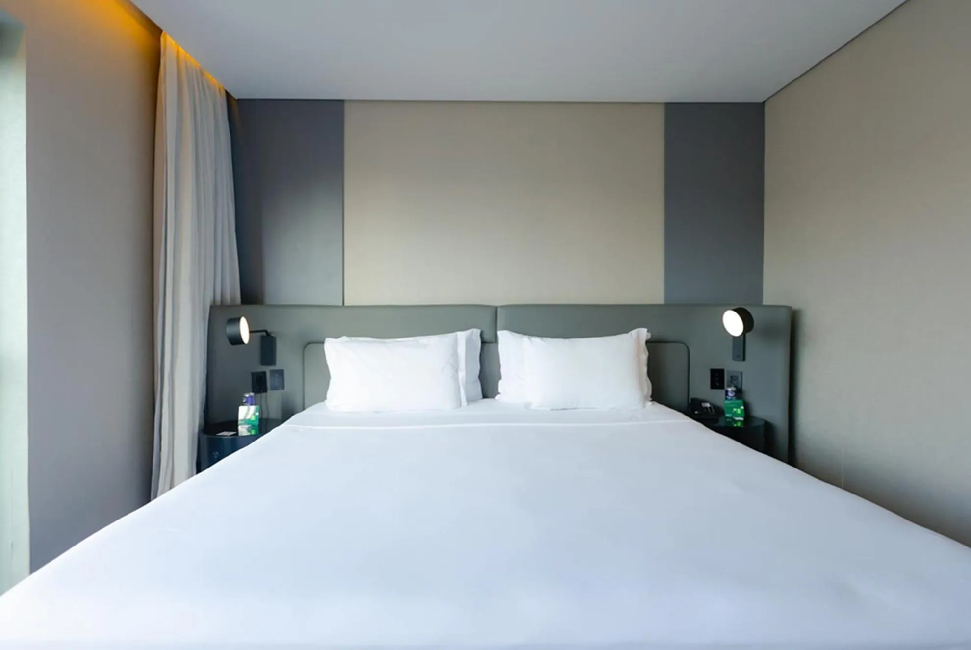 Bed in Radisson Oscar Freire