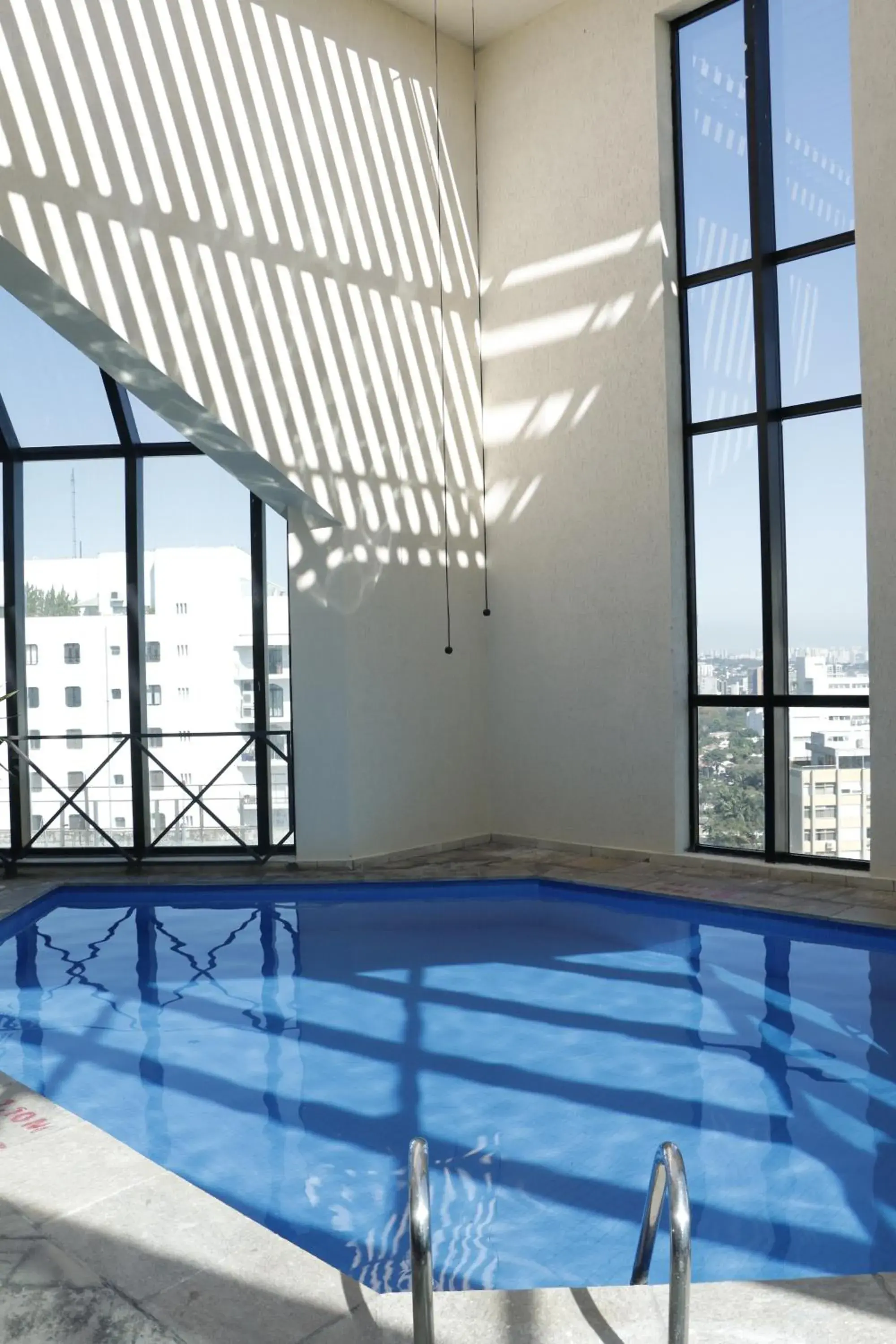 Swimming pool in Radisson Oscar Freire Swimming pool in Radisson Oscar Freire