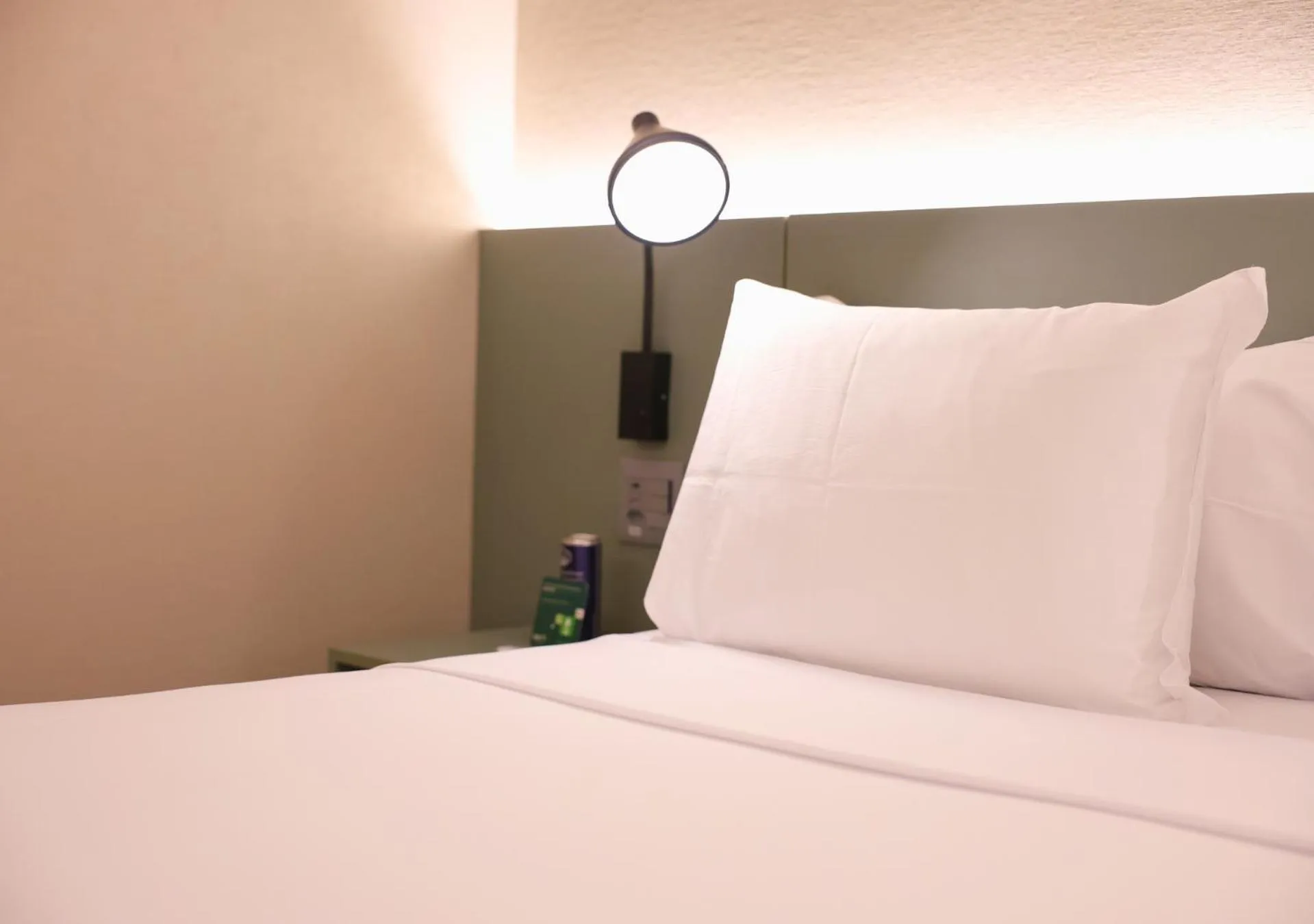 Bed in Radisson Oscar Freire