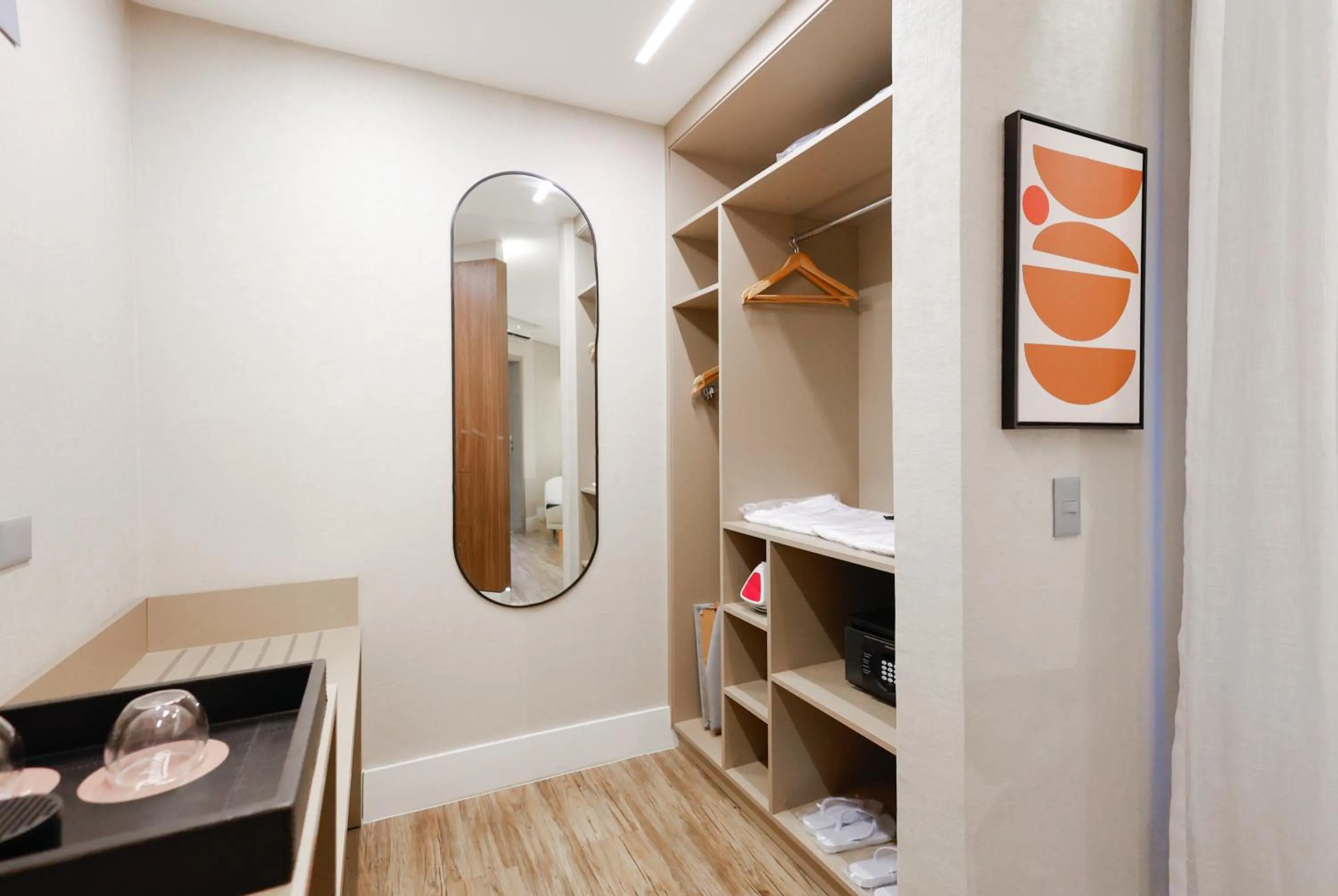 locker, Bed in Radisson Oscar Freire