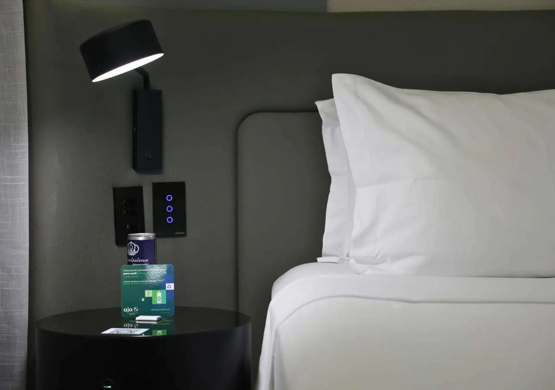 Bed in Radisson Oscar Freire