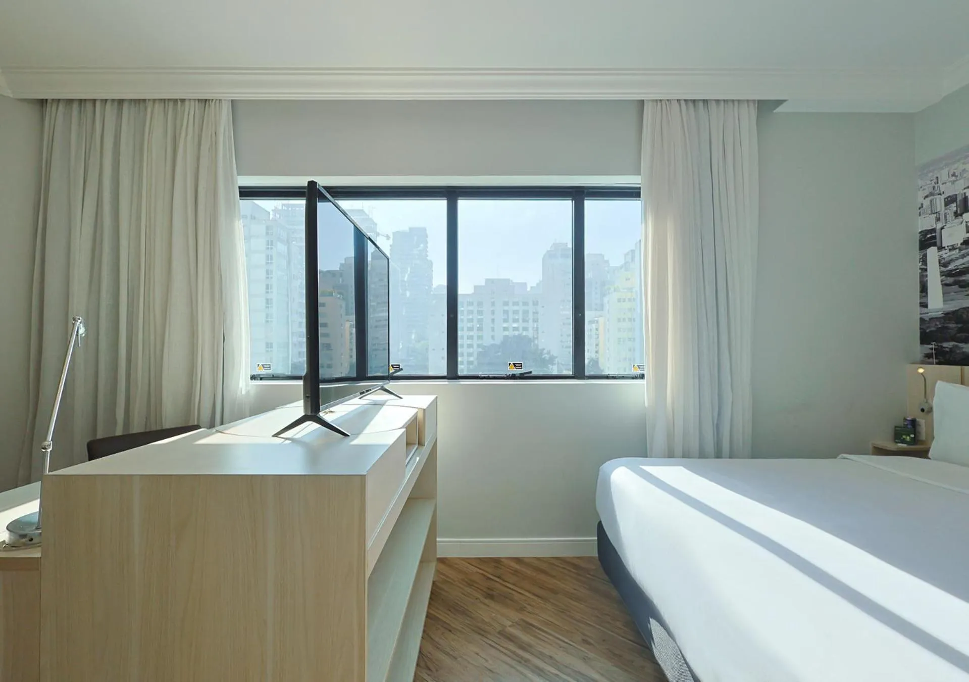 Bed in Radisson Oscar Freire