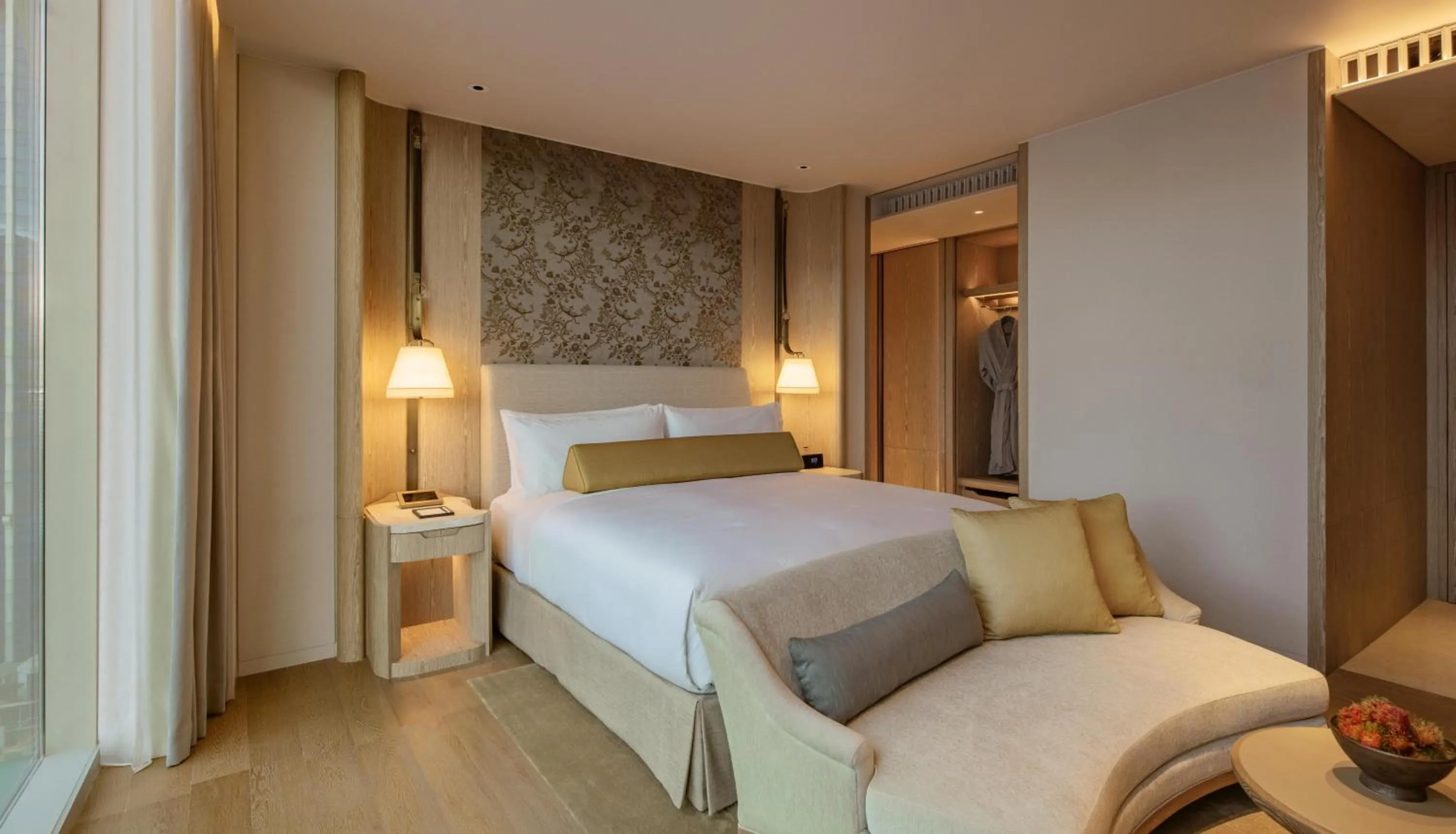 Bed in Waldorf Astoria Bangkok