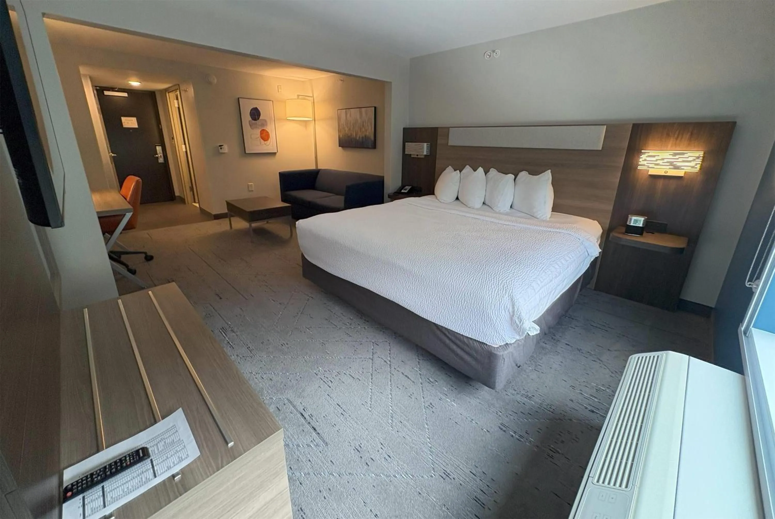 Photo of the whole room, Bed in Wingate by Wyndham State Arena Raleigh/Cary Hotel