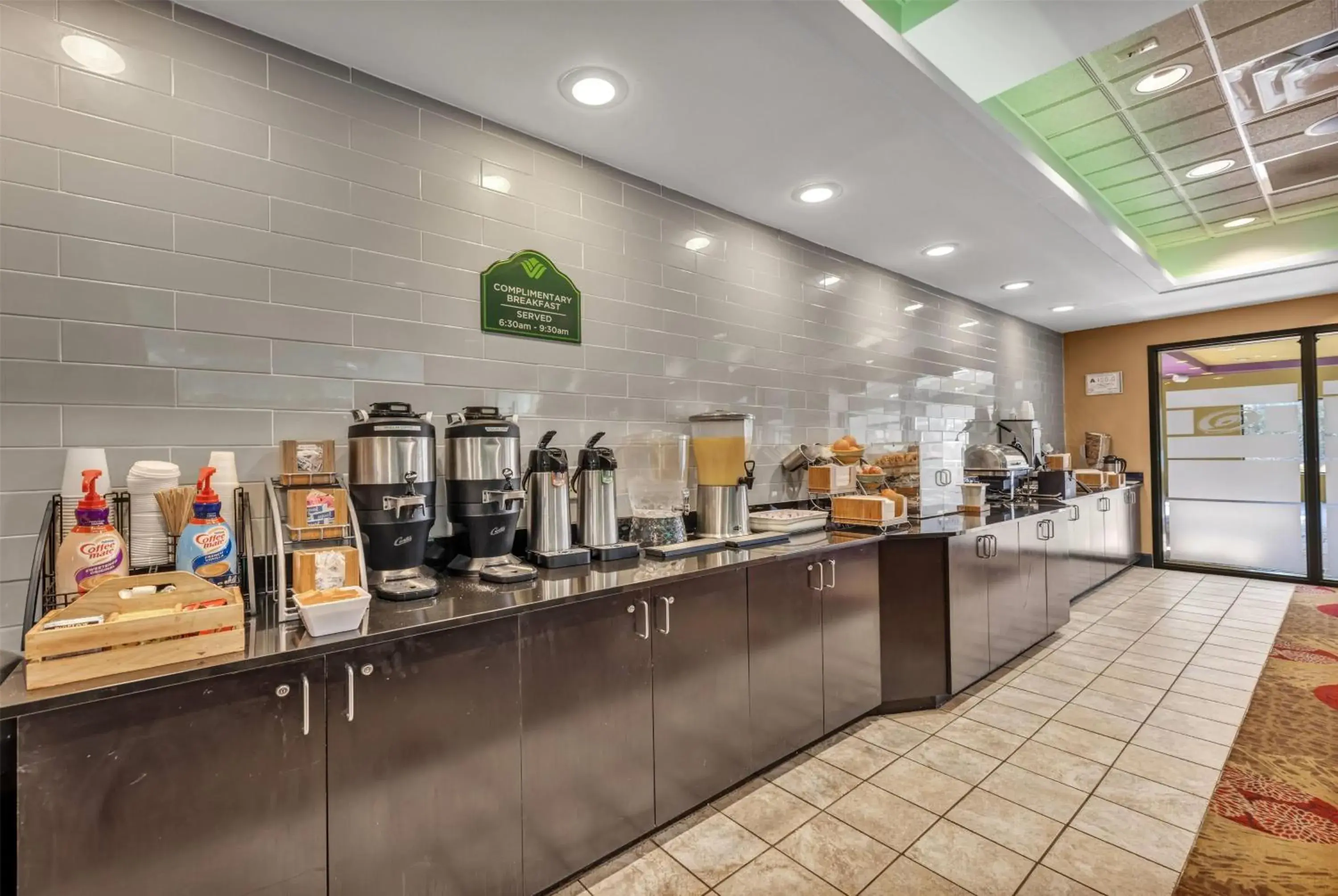 Restaurant/places to eat in Wingate by Wyndham State Arena Raleigh/Cary Hotel Restaurant/places to eat in Wingate by Wyndham State Arena Raleigh/Cary Hotel