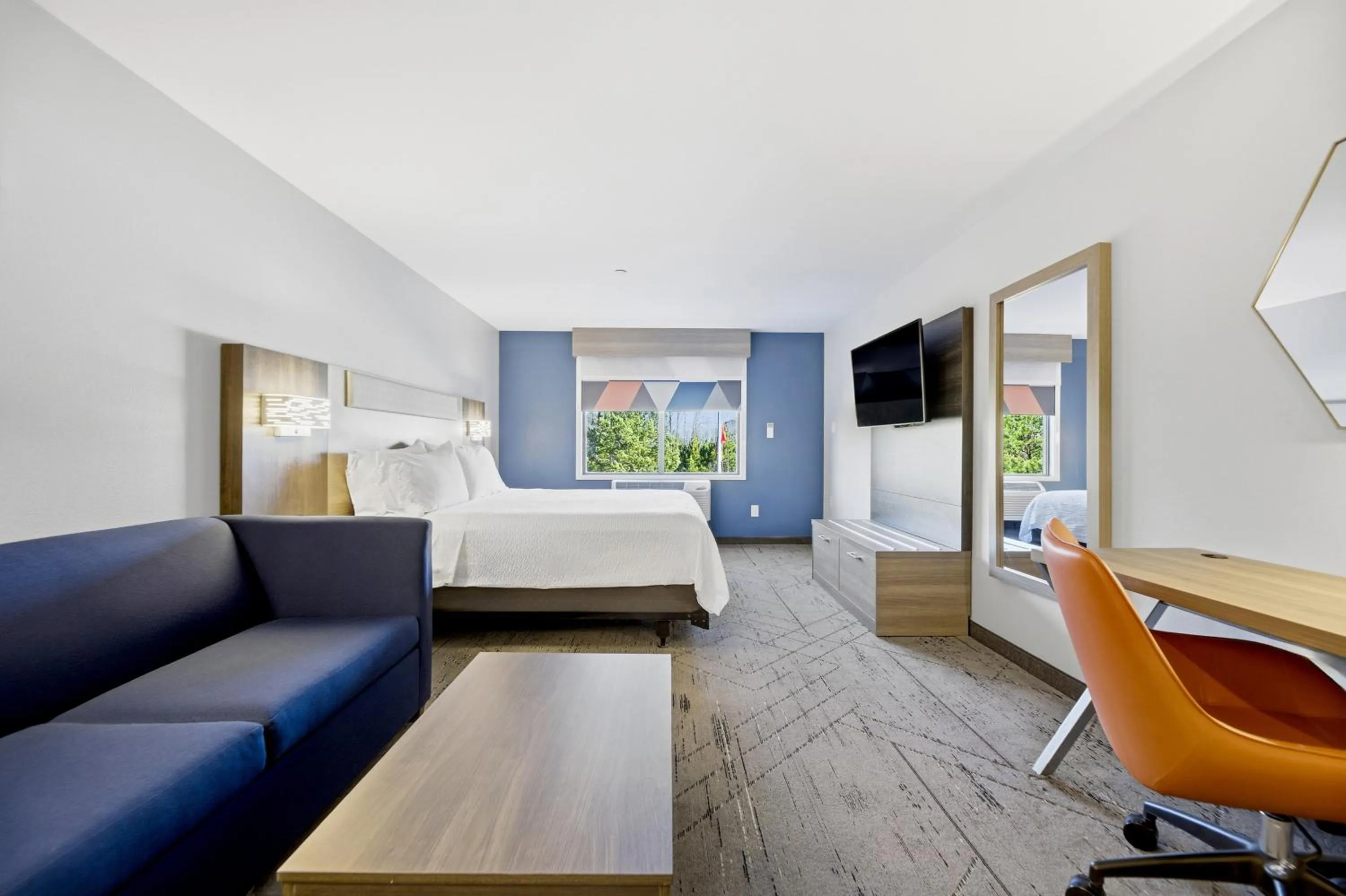 Photo of the whole room, Bed in Holiday Inn Express & Suites Raleigh West - Lenovo Center by IHG