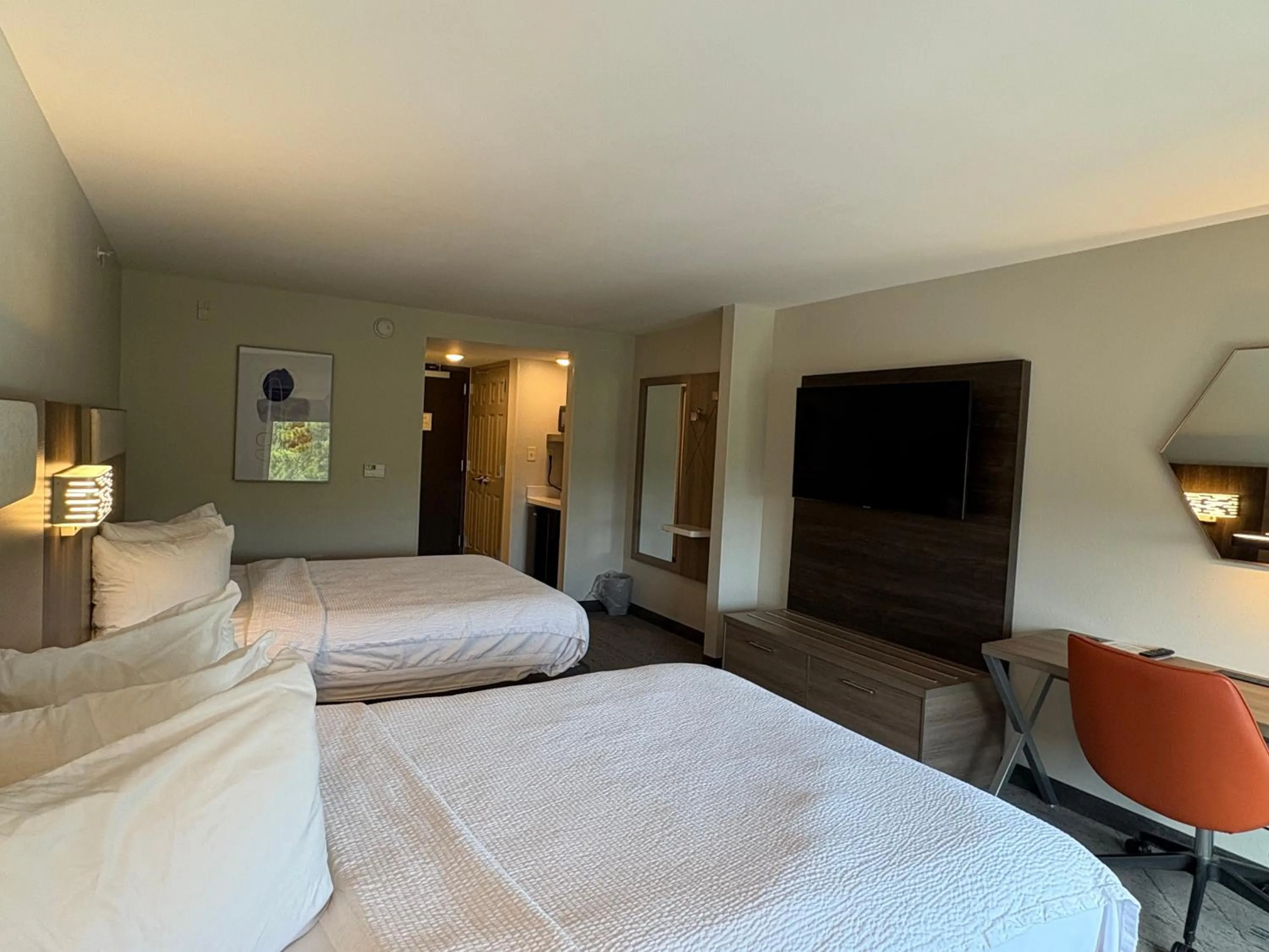 Bedroom, Bed in Wingate by Wyndham State Arena Raleigh/Cary Hotel