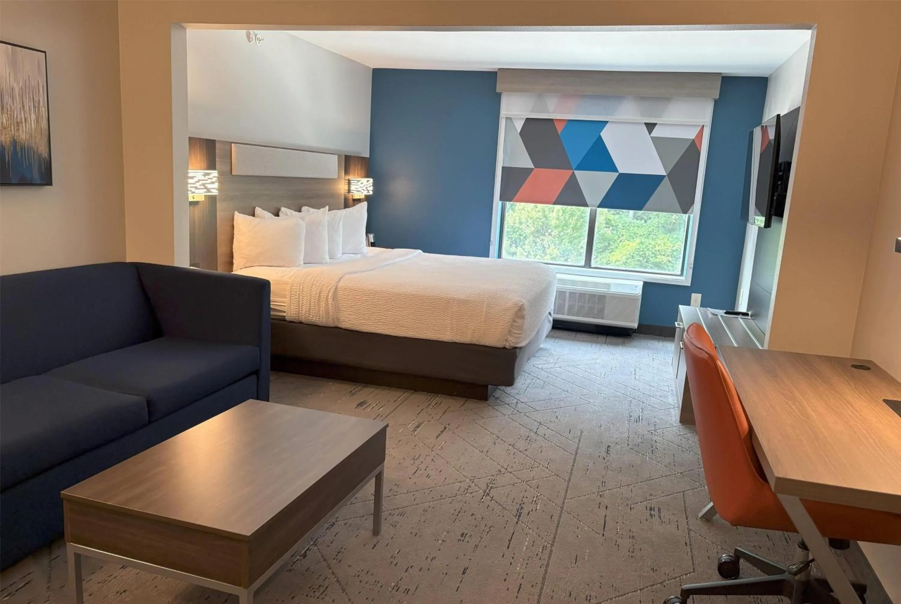 Photo of the whole room, Bed in Wingate by Wyndham State Arena Raleigh/Cary Hotel