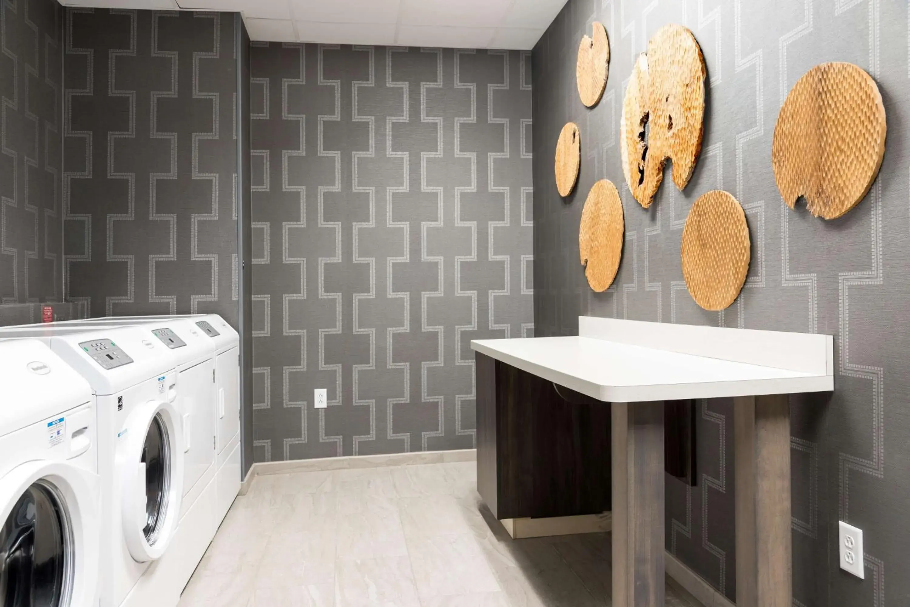 Property building in Hampton Inn & Suites Indianapolis-Keystone, IN Property building in Hampton Inn & Suites Indianapolis-Keystone, IN