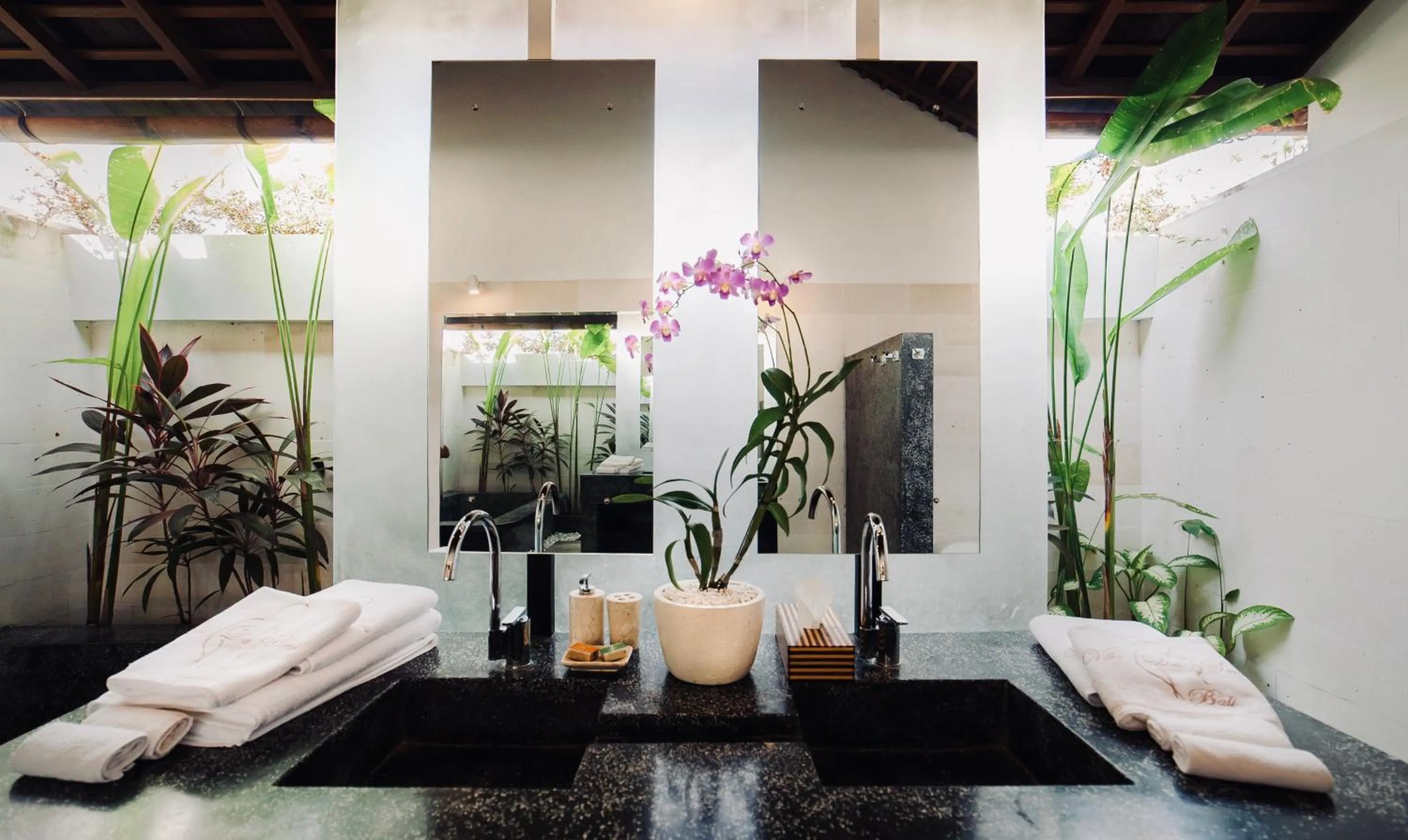 Bathroom in La Villa Des Sens
