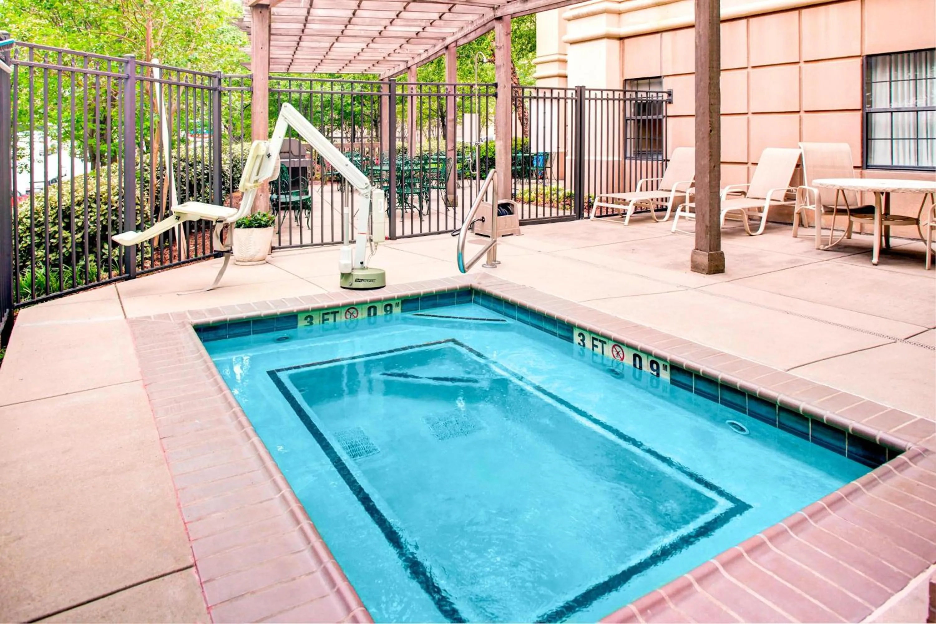 Swimming pool in TownePlace Suites Atlanta Buckhead