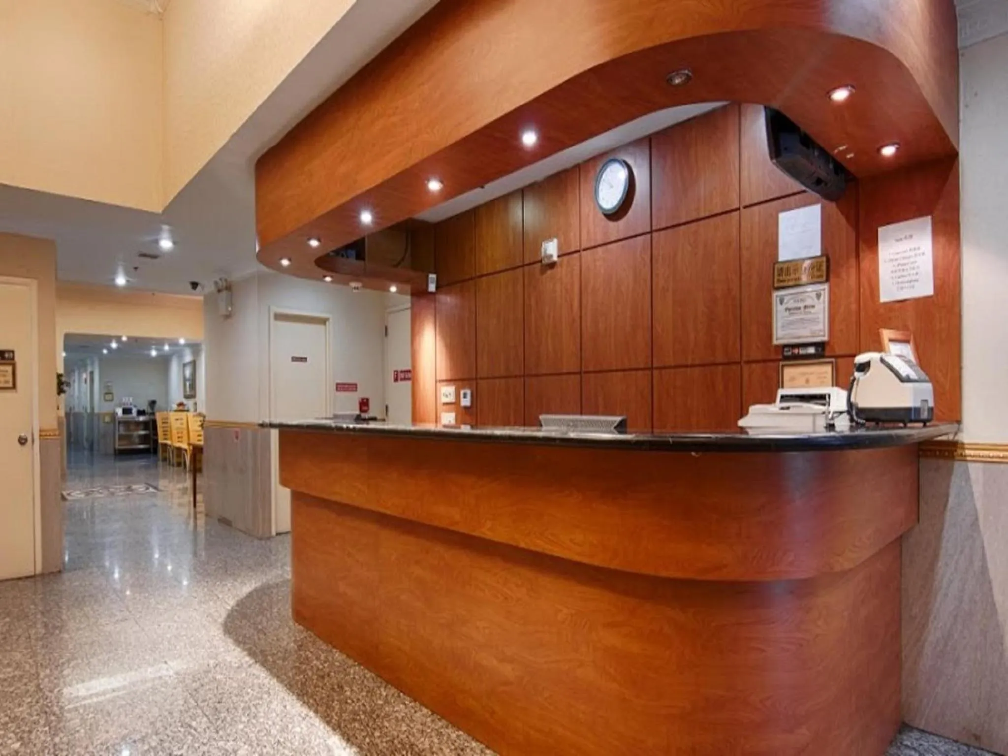 Lobby or reception in Flushing Hotel