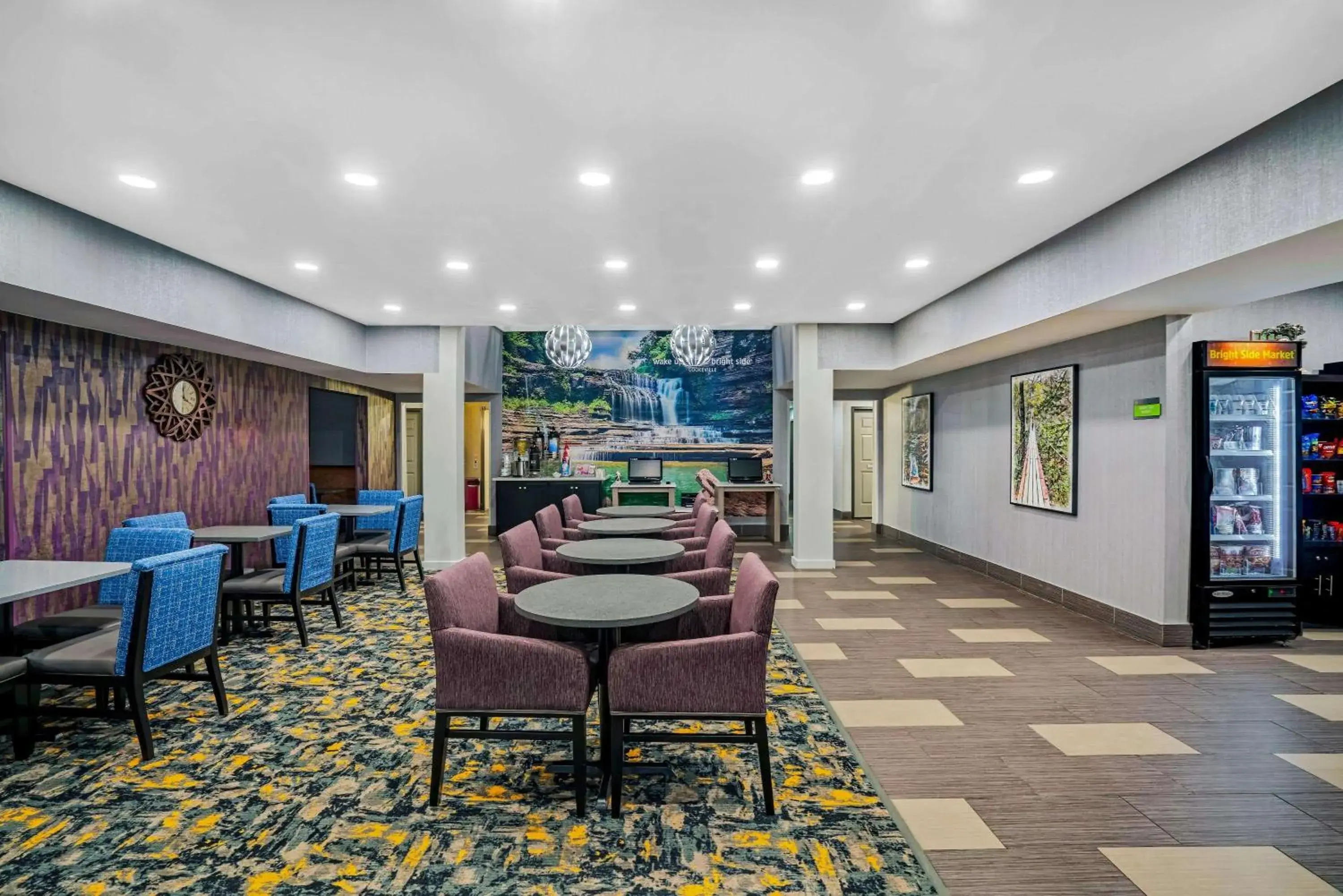 Lobby or reception in La Quinta by Wyndham Cookeville Lobby or reception in La Quinta by Wyndham Cookeville