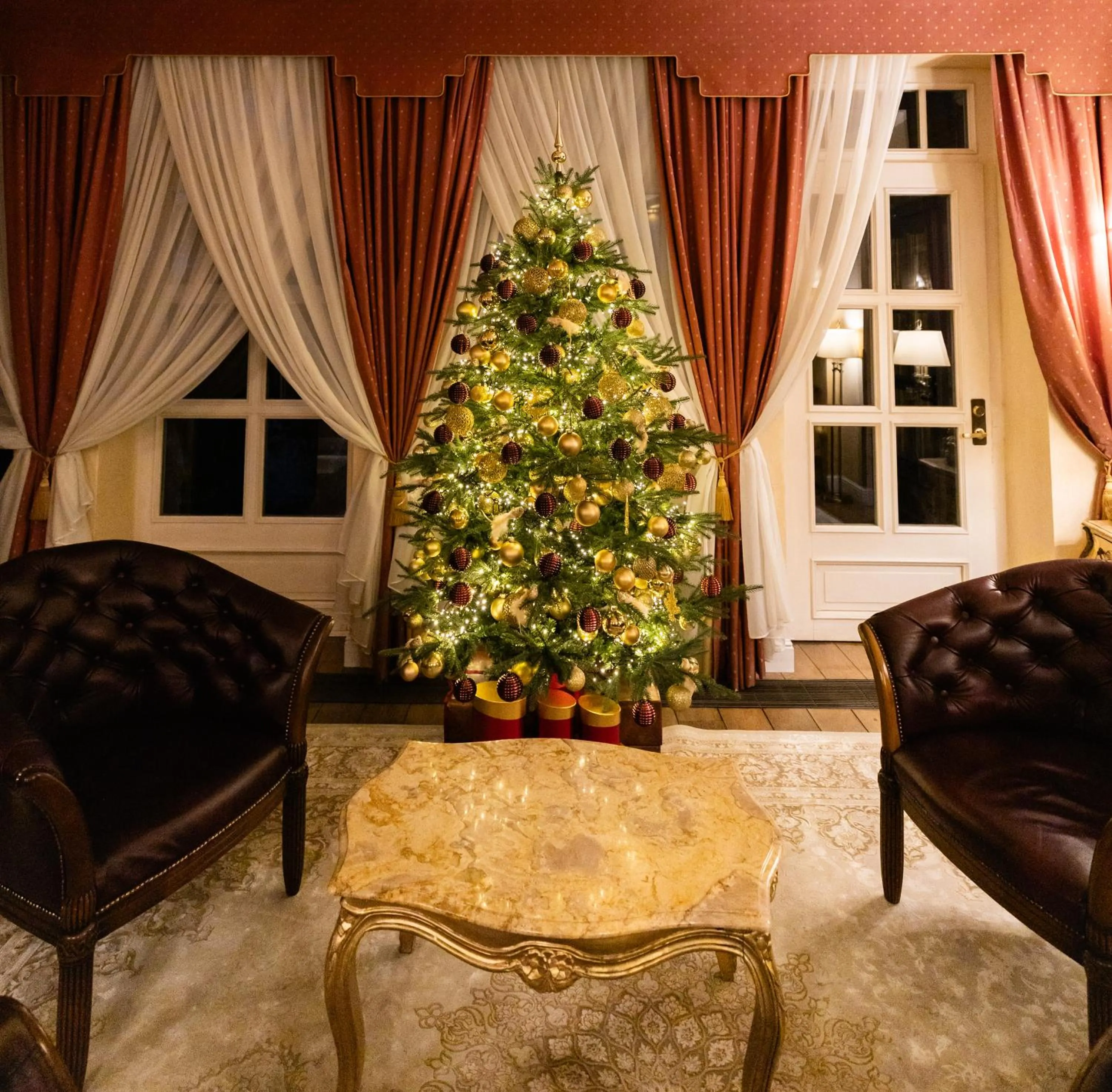 Imperial Hotel & Restaurant