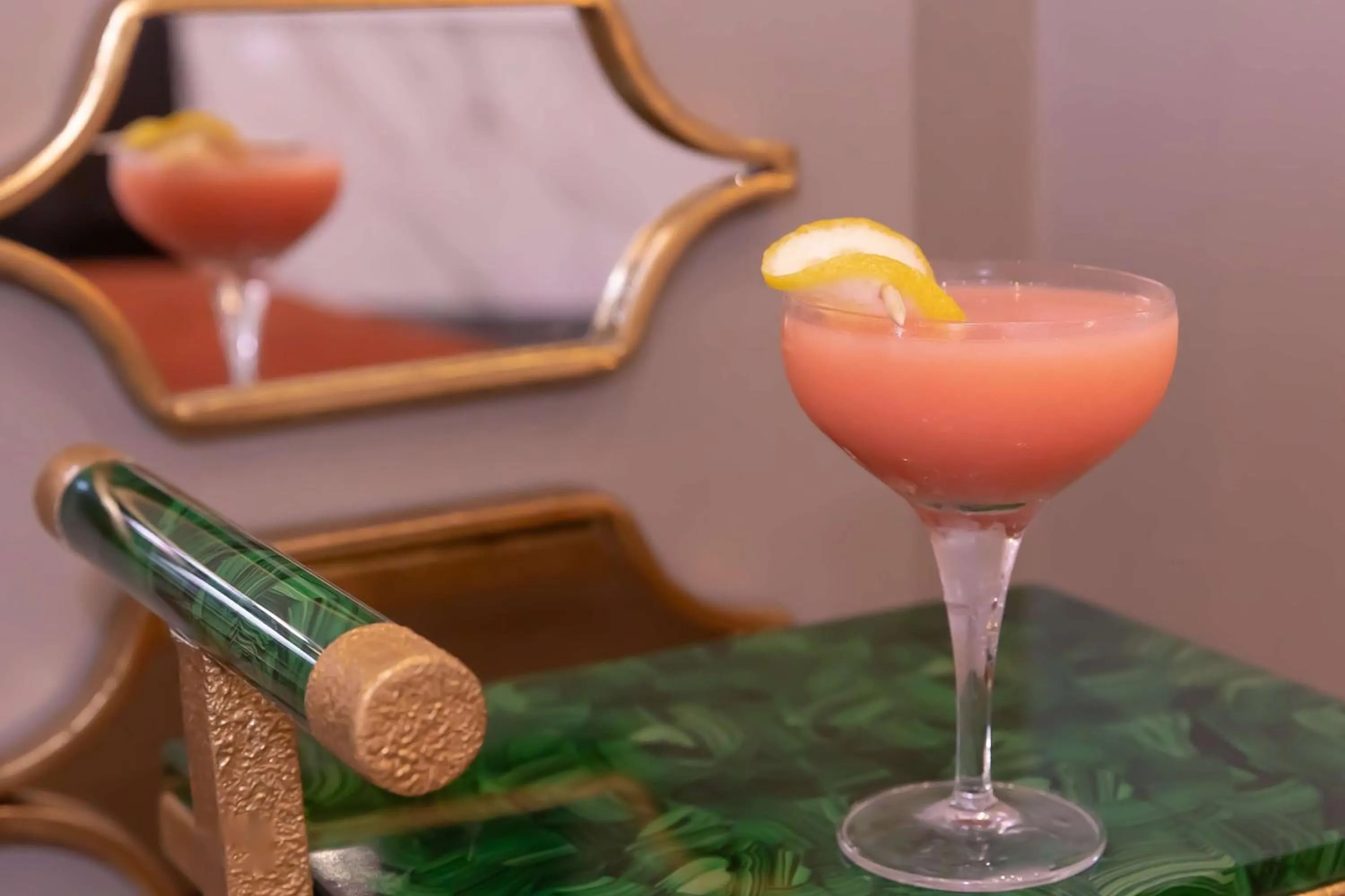 Lounge or bar in The American Hotel Atlanta Downtown-a Doubletree by Hilton