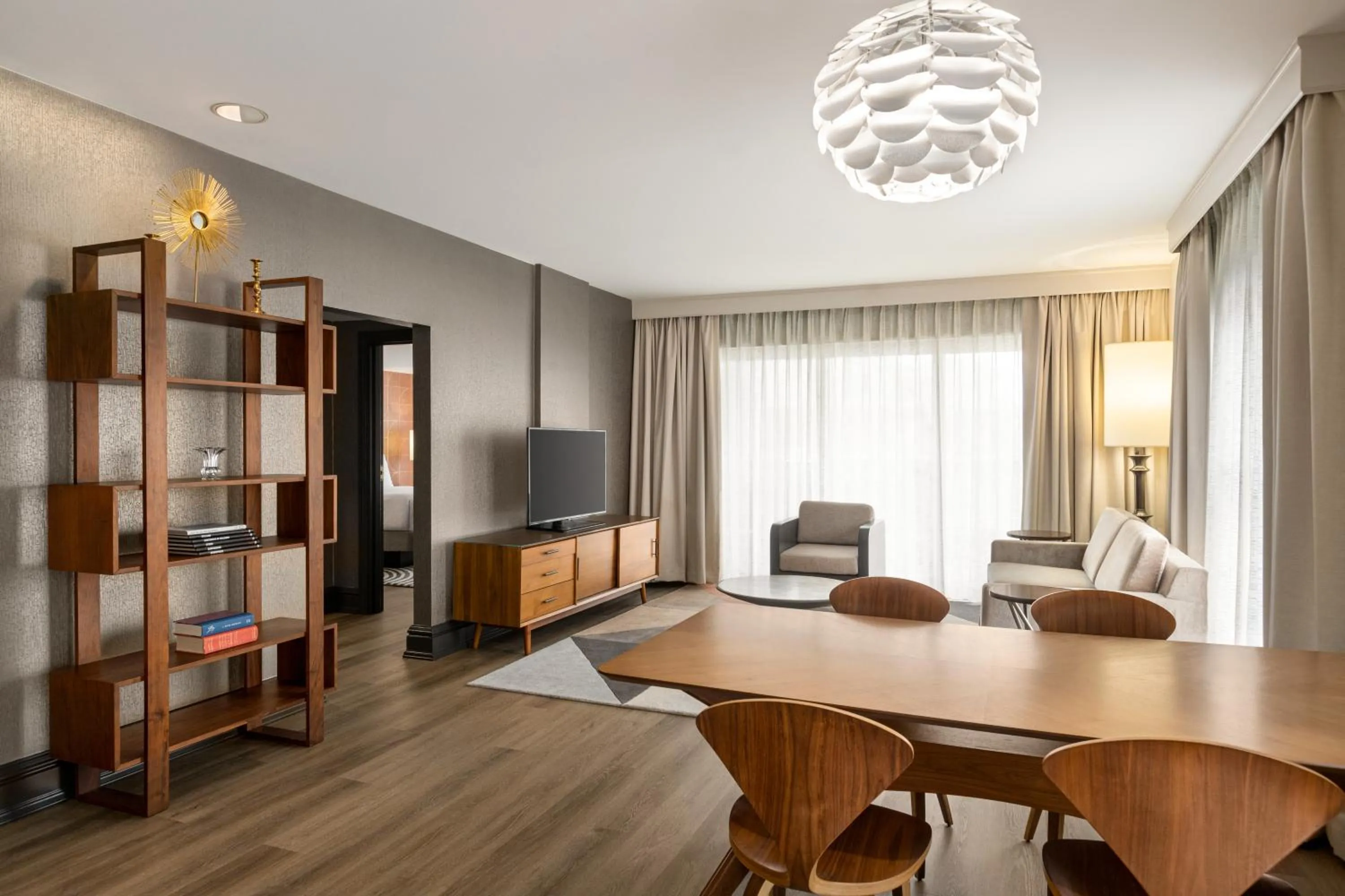 Living room in The American Hotel Atlanta Downtown-a Doubletree by Hilton