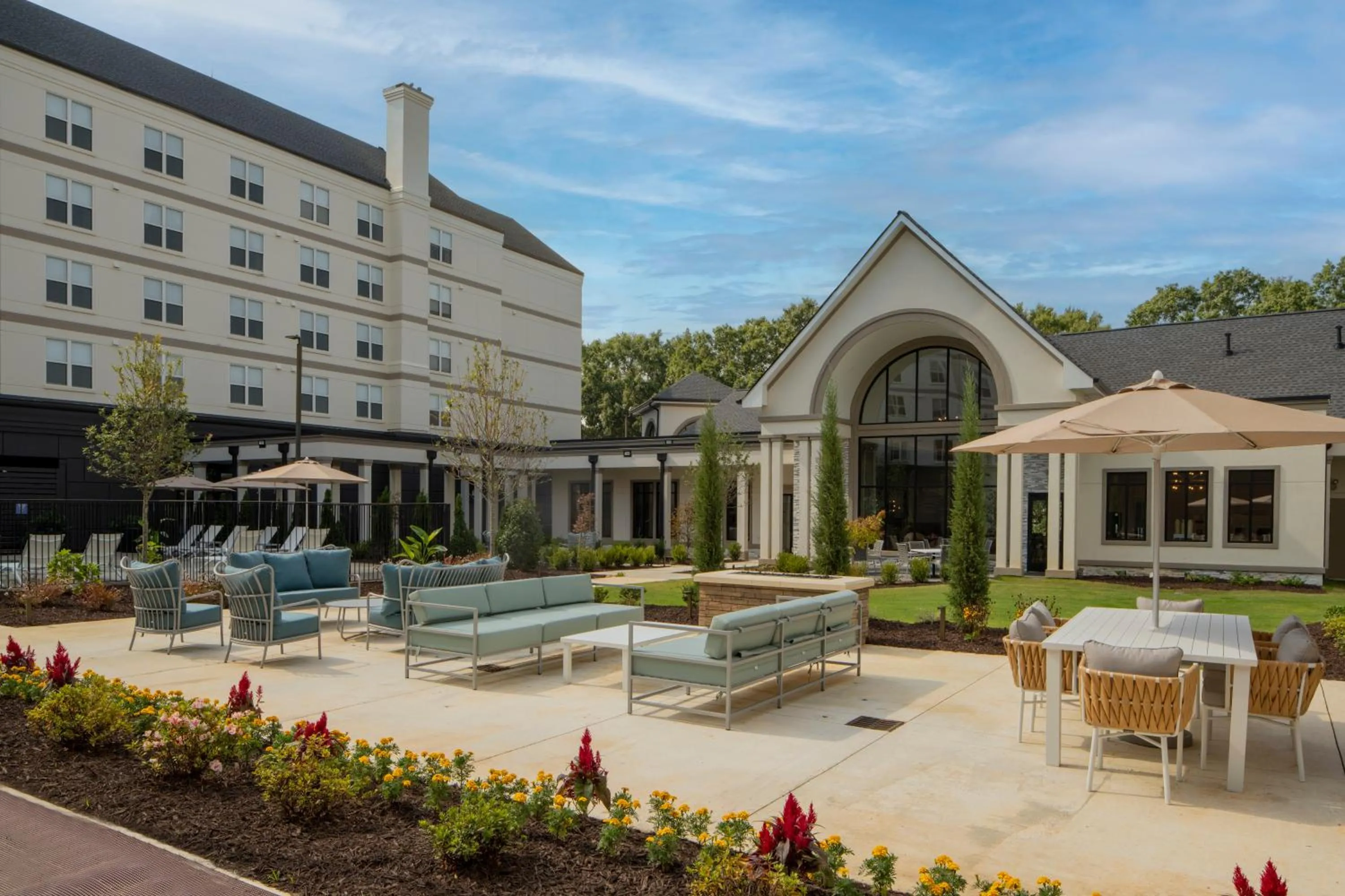 Inner courtyard view in Residence Inn Atlanta Buckhead/Lenox Park