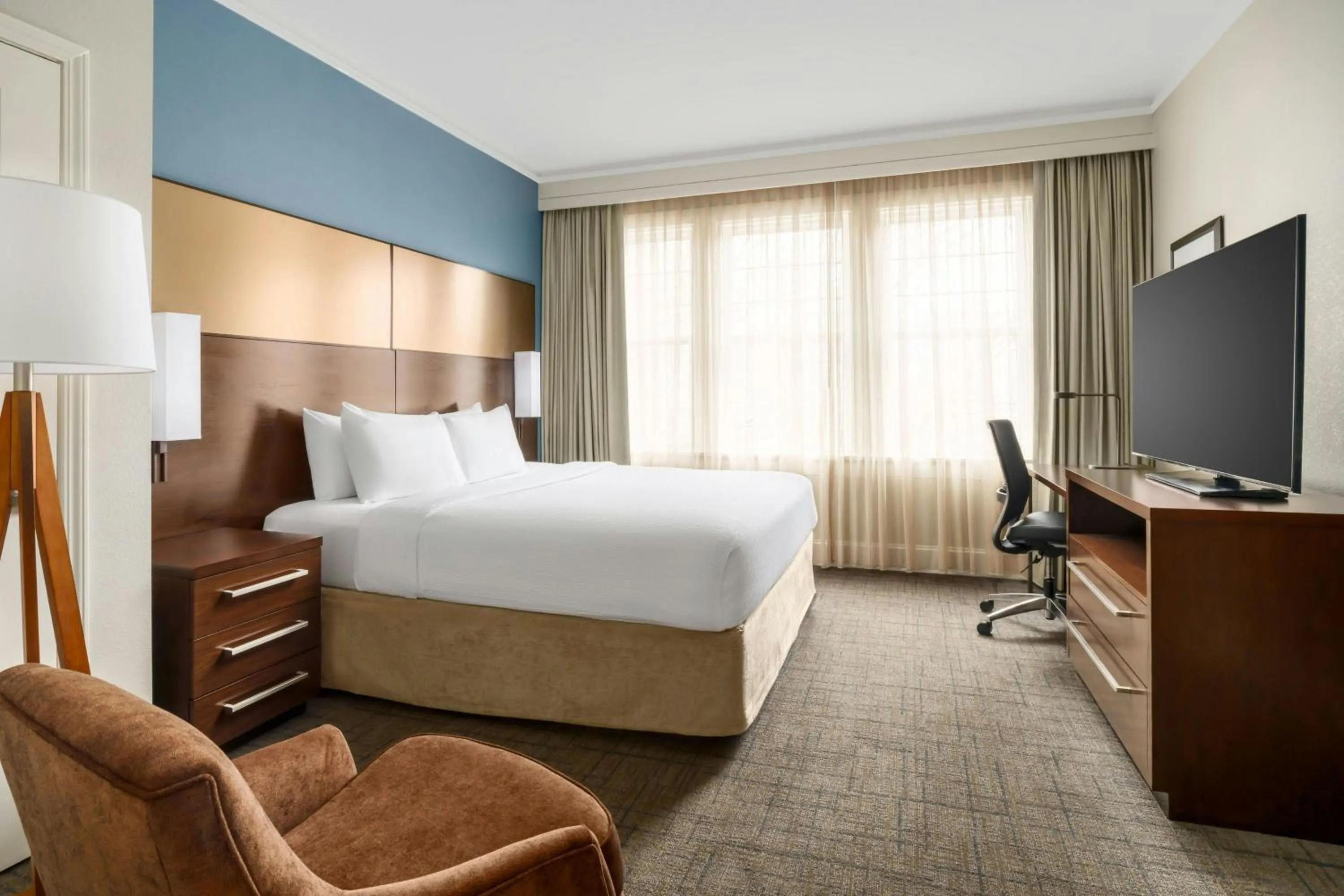 Photo of the whole room, Bed in Residence Inn by Marriott Atlanta Midtown/Georgia Tech