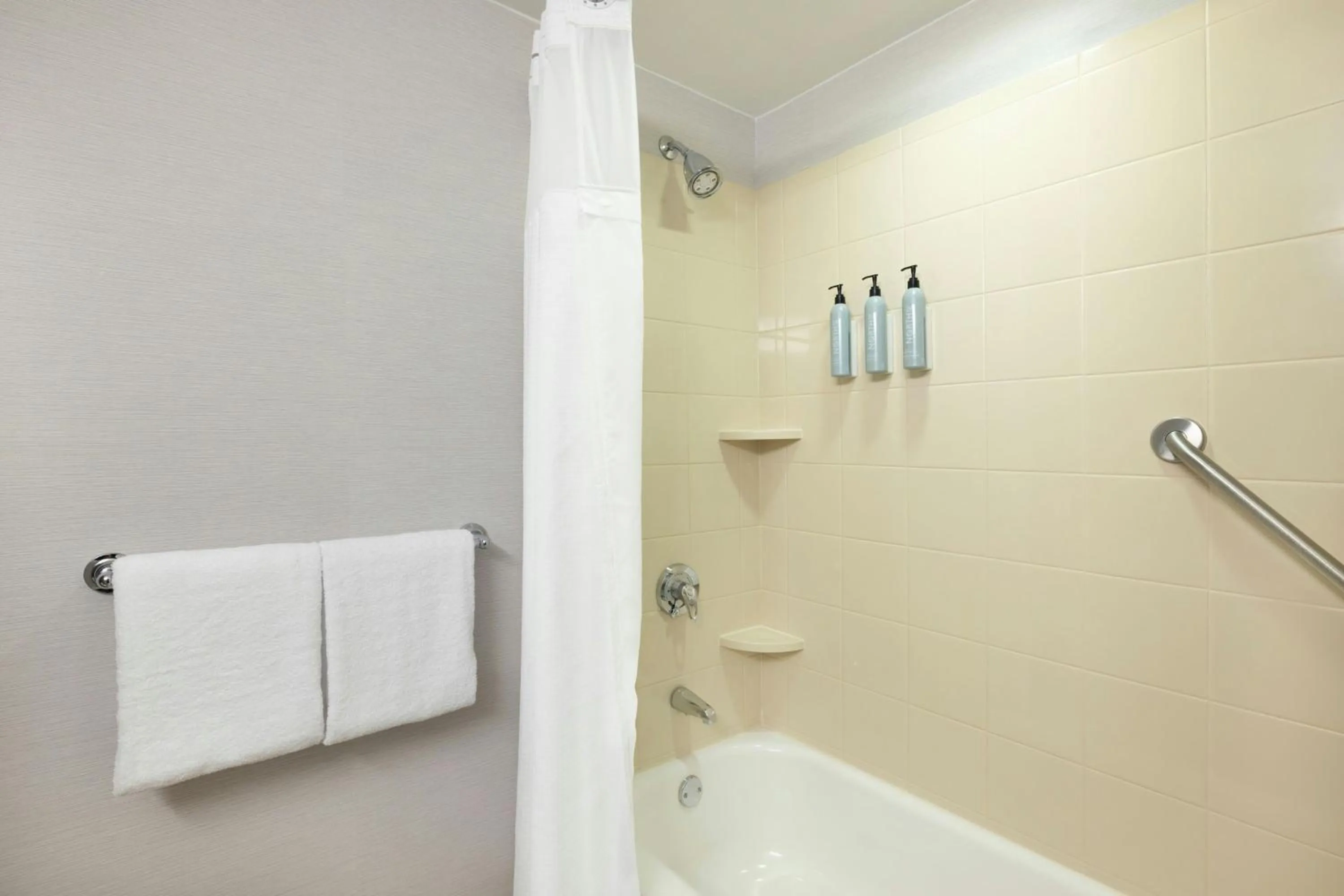 Bathroom in Courtyard Boston-South Boston