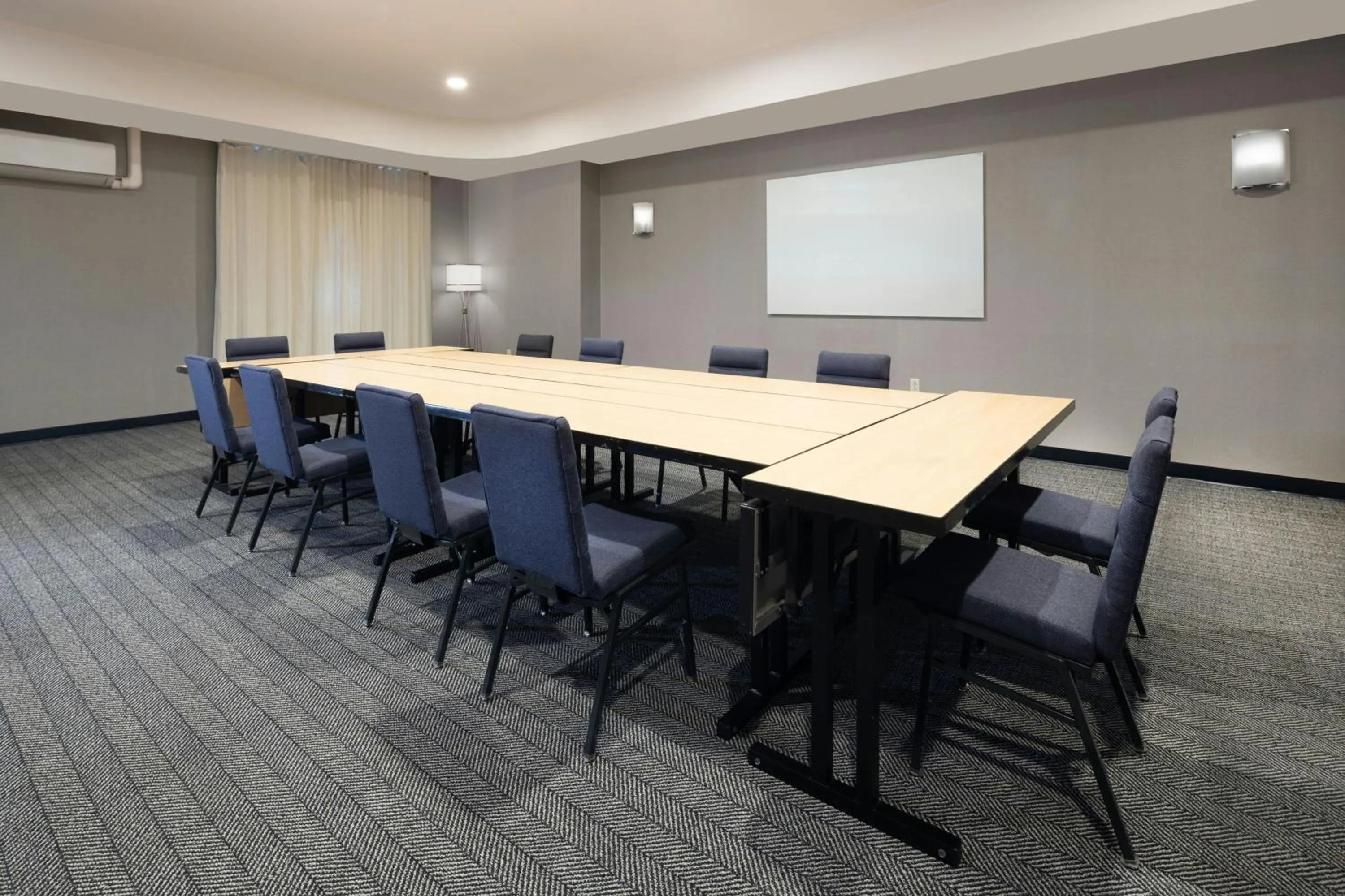 Meeting/conference room in Courtyard Boston-South Boston