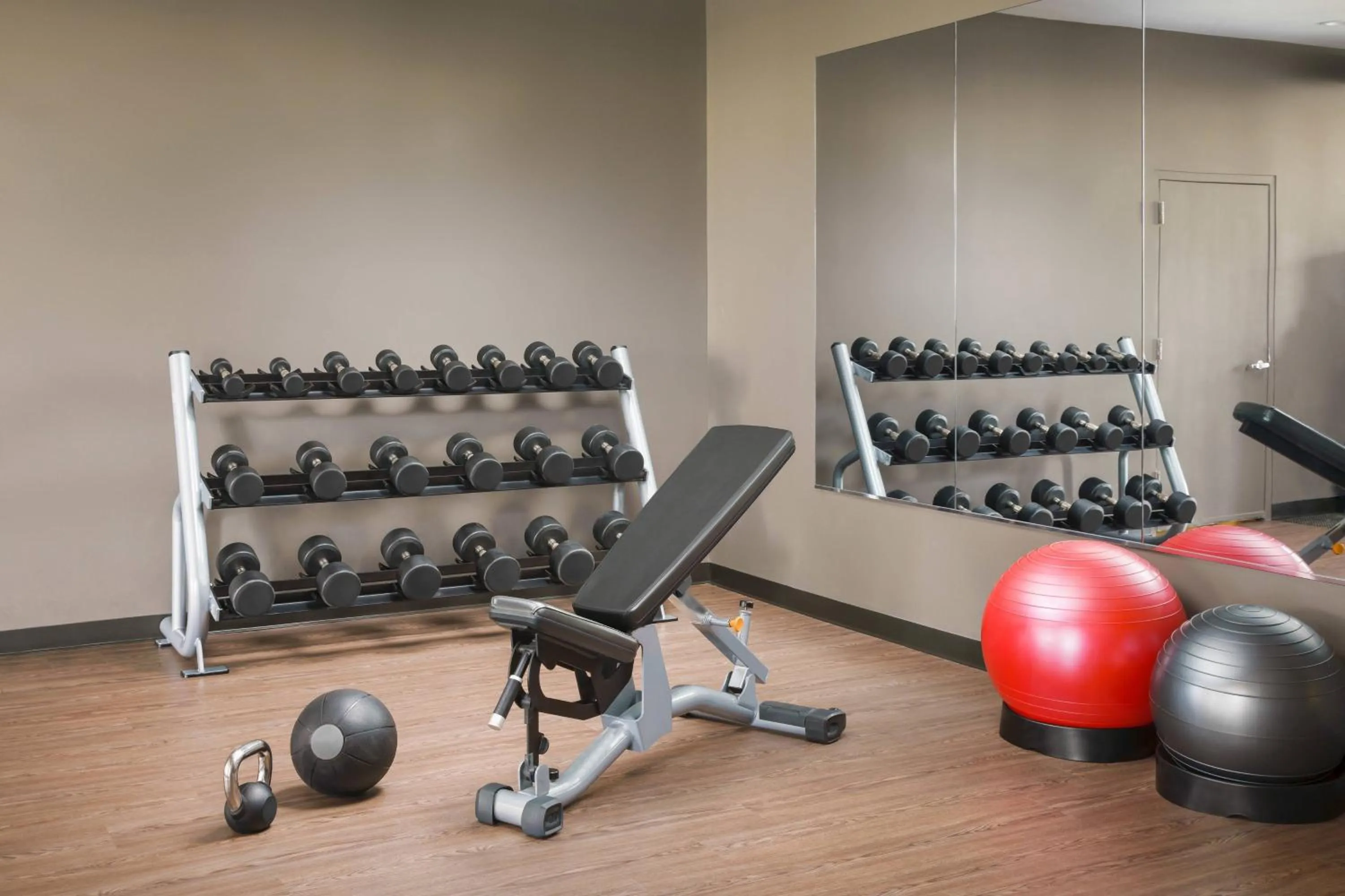 Fitness centre/facilities in Courtyard Boston-South Boston