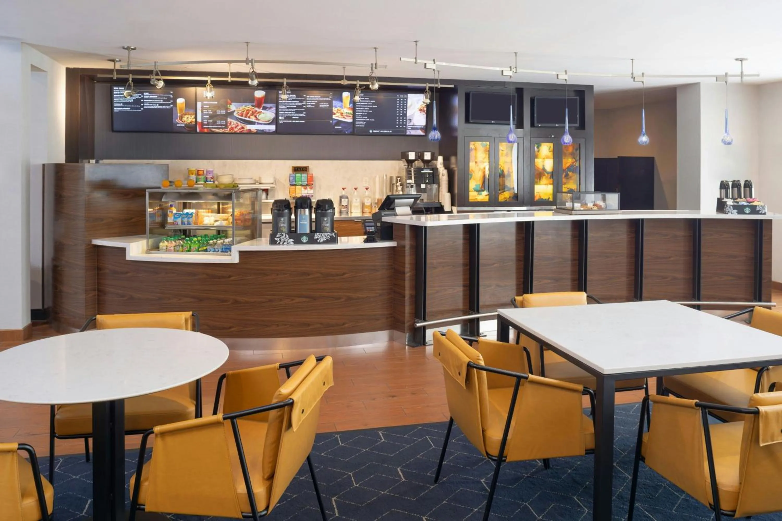 Restaurant/places to eat in Courtyard Boston-South Boston