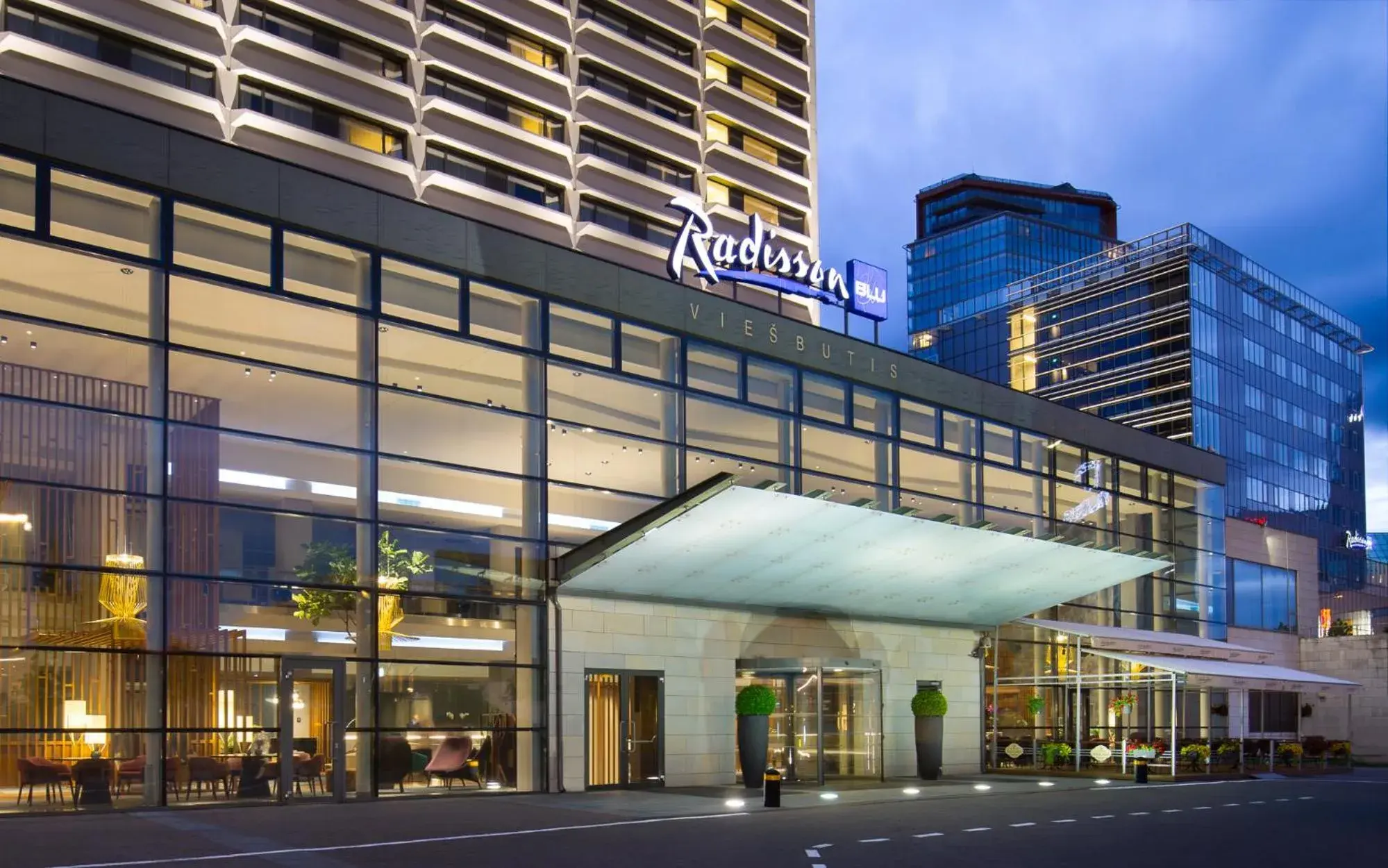 Facade/entrance in Radisson Blu Hotel Lietuva Facade/entrance in Radisson Blu Hotel Lietuva