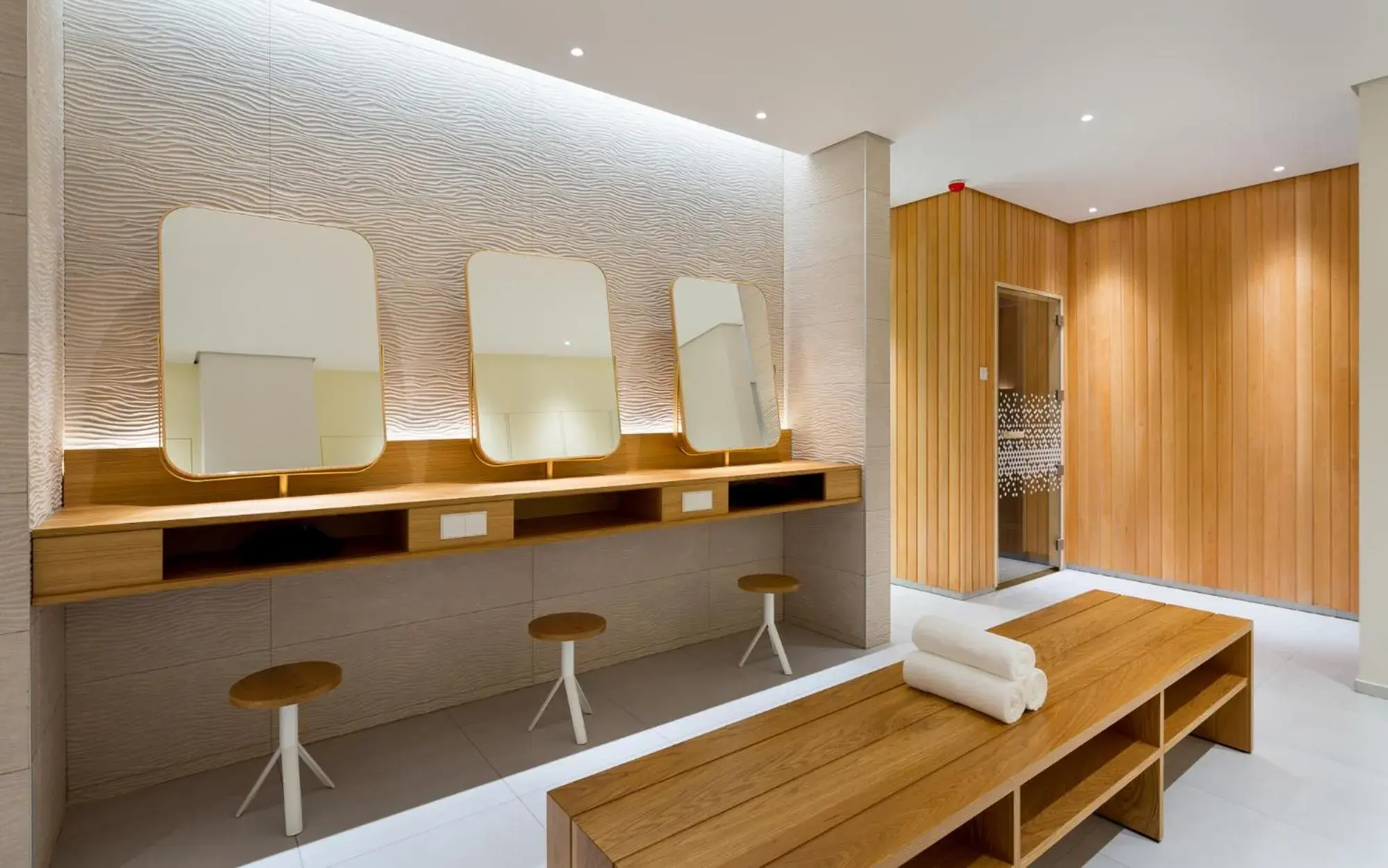 Spa and wellness centre/facilities, Bed in Radisson Blu Hotel Lietuva Spa and wellness centre/facilities, Bed in Radisson Blu Hotel Lietuva